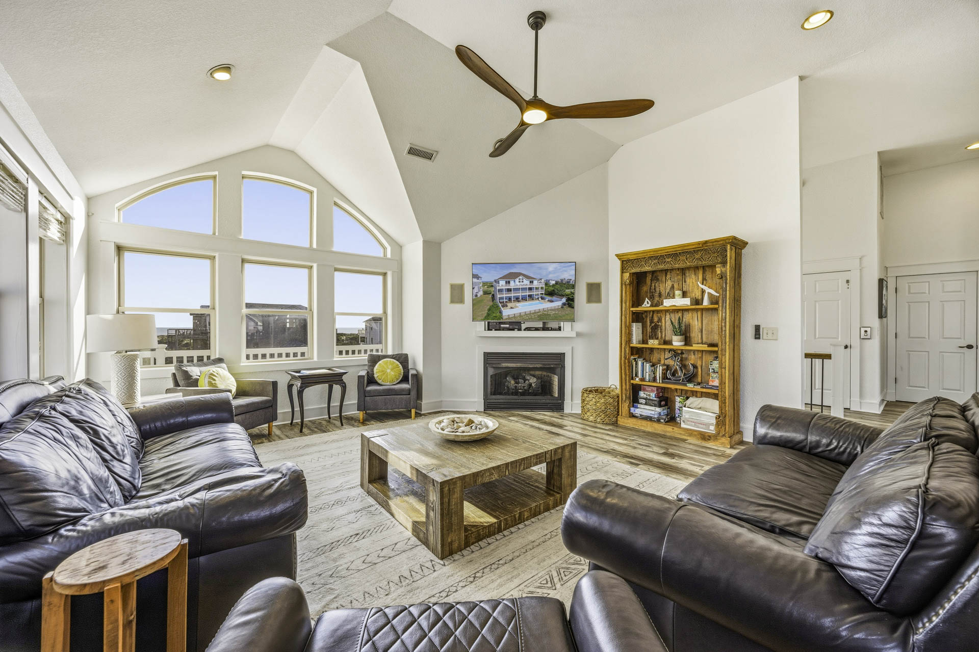 Surf Or Sound Realty 1156 Lemonade Great Room 2