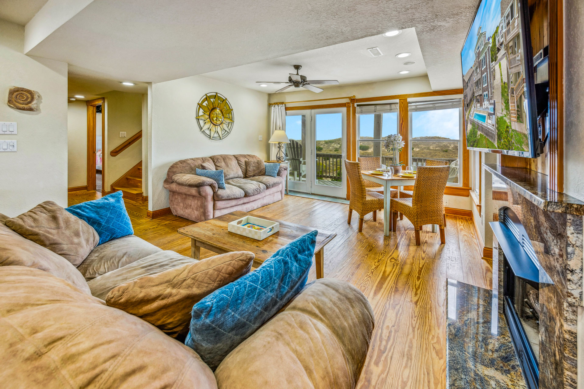 Surf Or Sound Realty 594 Hatteras Escape Great Room 5