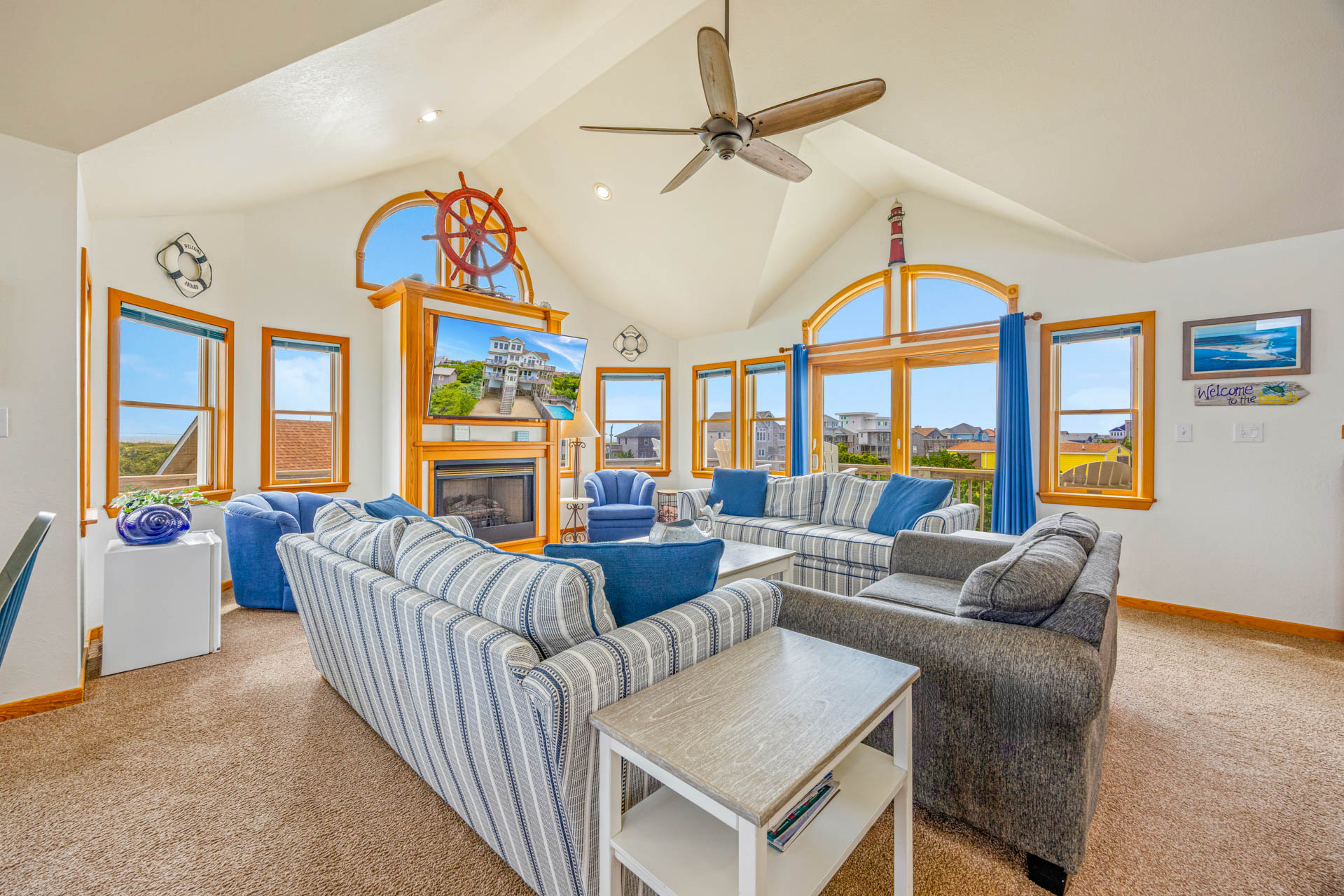 Surf Or Sound Realty 1260 Bangarang Beach House Great Room 3