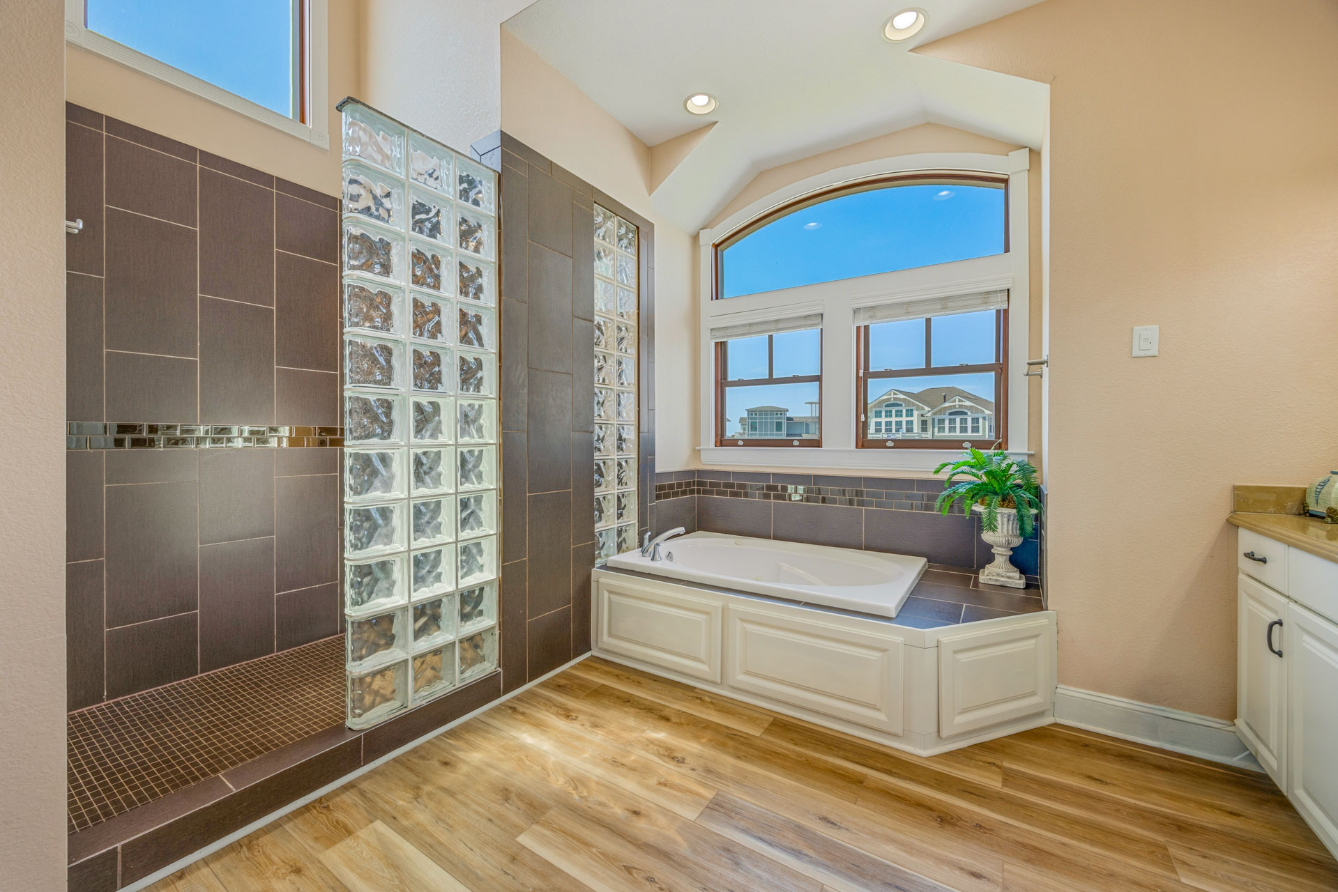 Surf Or Sound Realty 684 Moonshine Bedroom 1 4