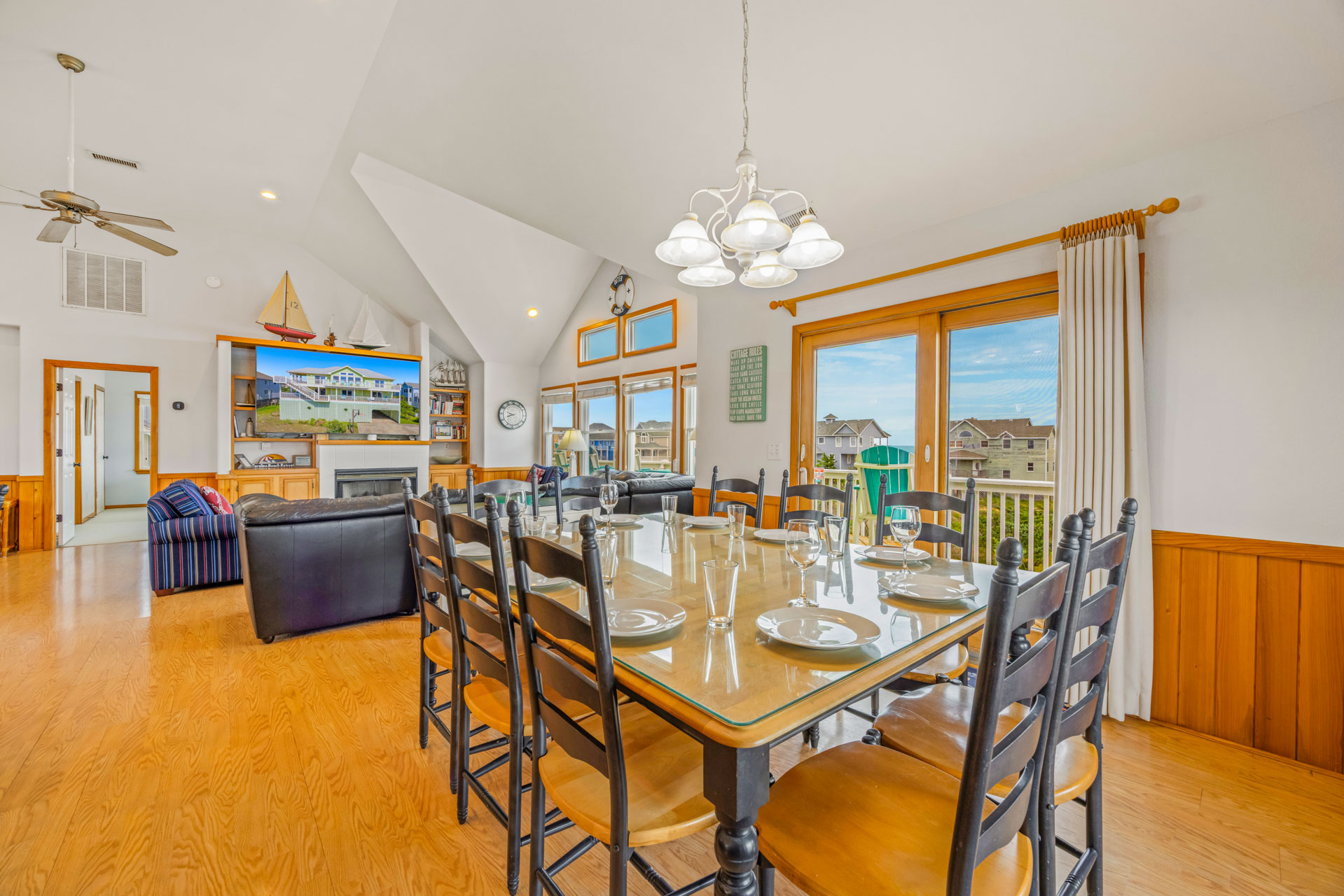 Surf Or Sound Realty 1250 Carolina Pearl Dining Area 3