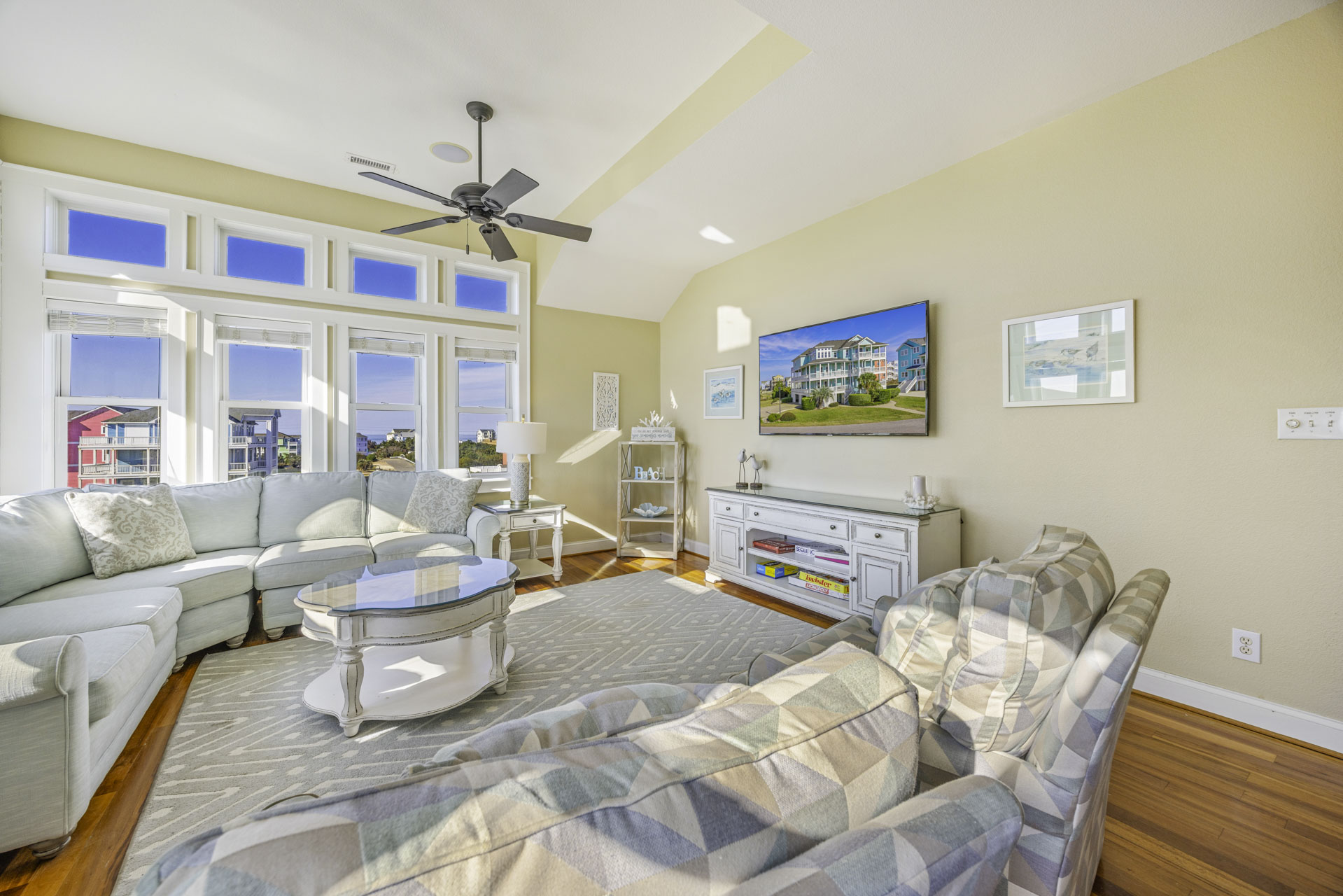 Surf Or Sound Realty 502 Tipsy Turtle Sitting Room 2