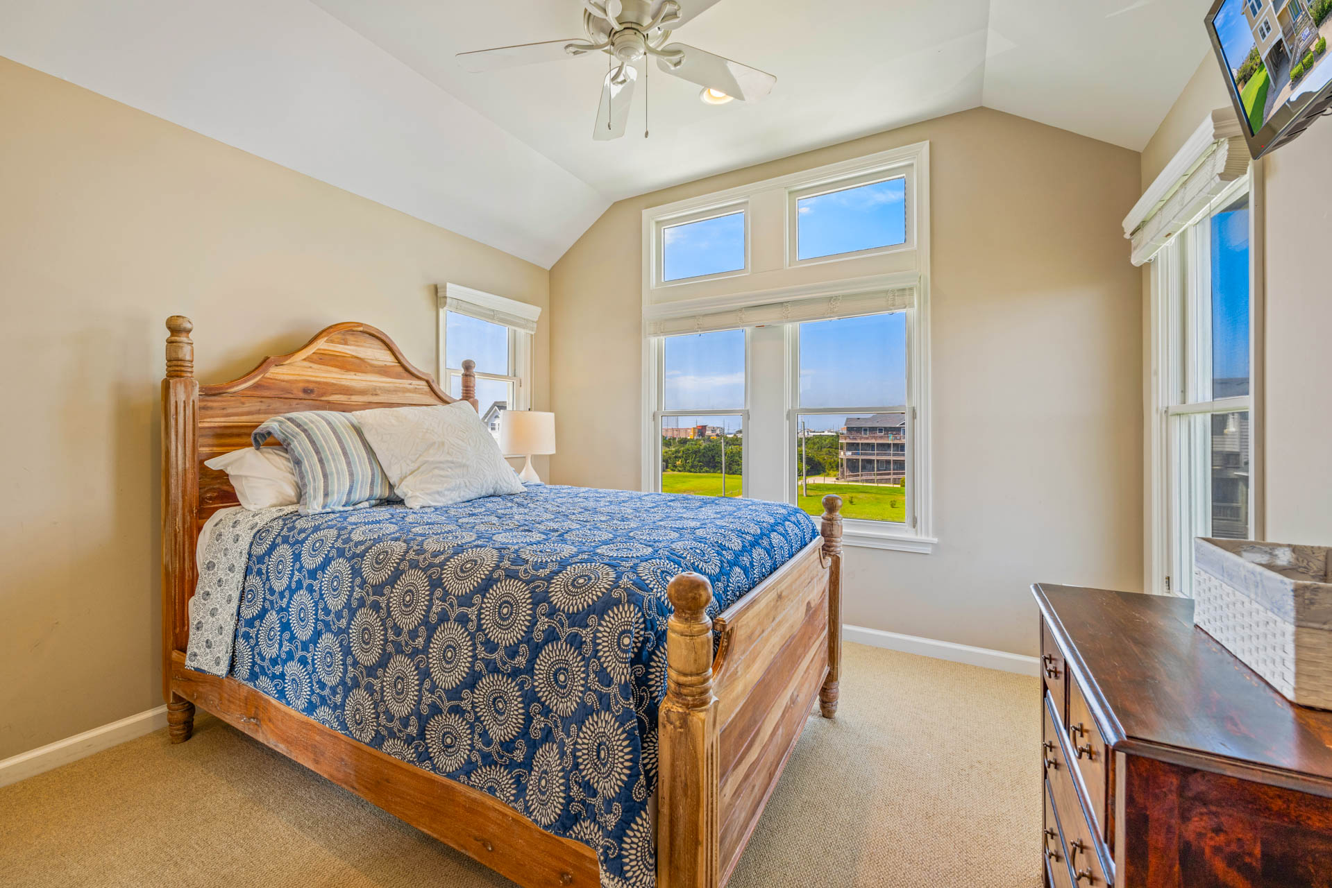 Surf Or Sound Realty 734 Hi View Bedroom 1 2