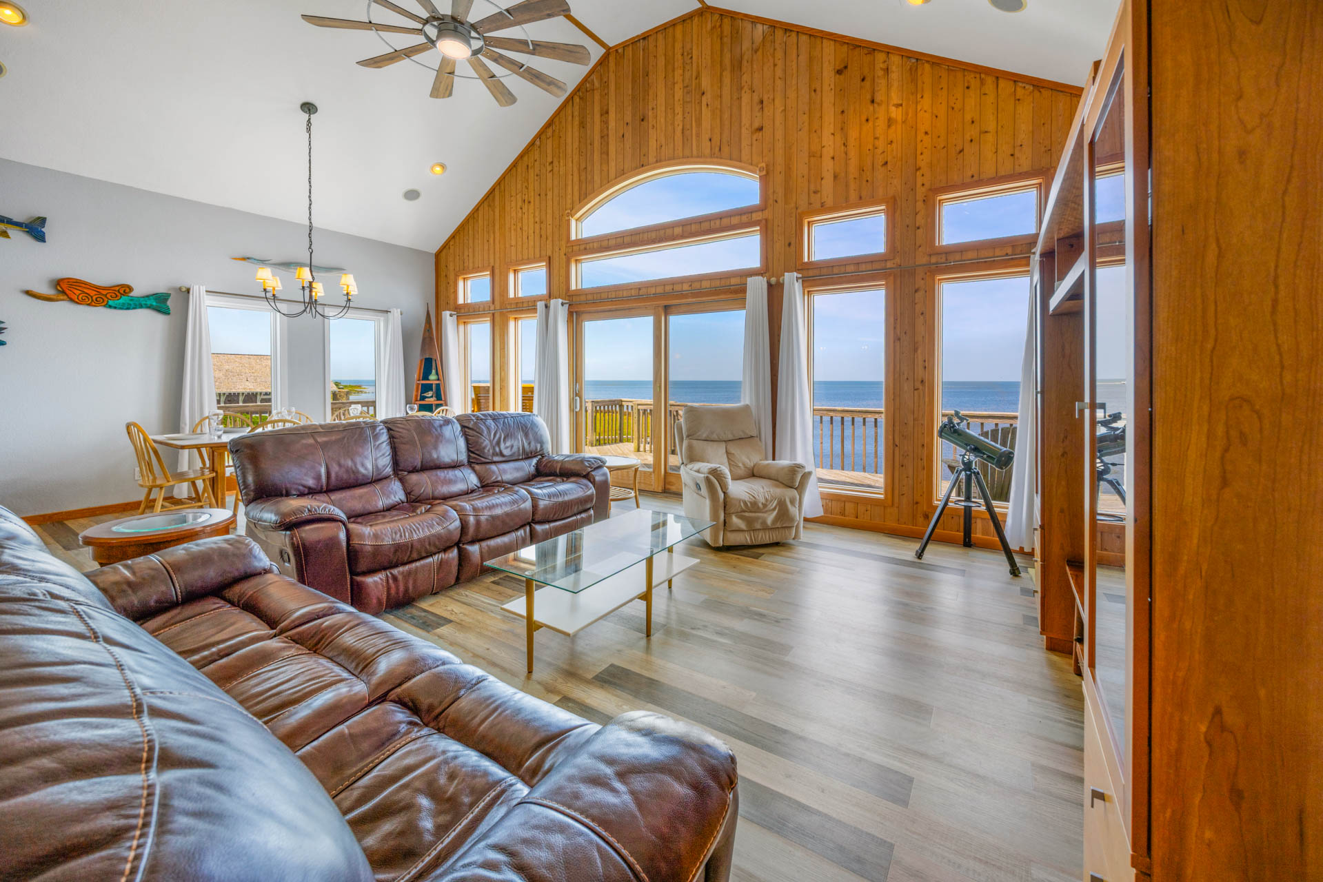 Surf Or Sound Realty 235 Sounds Good Great Room 3