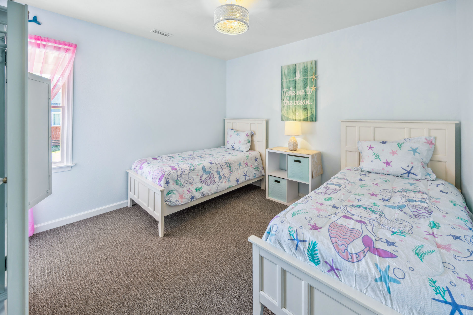 Surf Or Sound Realty 262 Endless Summer Bedroom 6 1