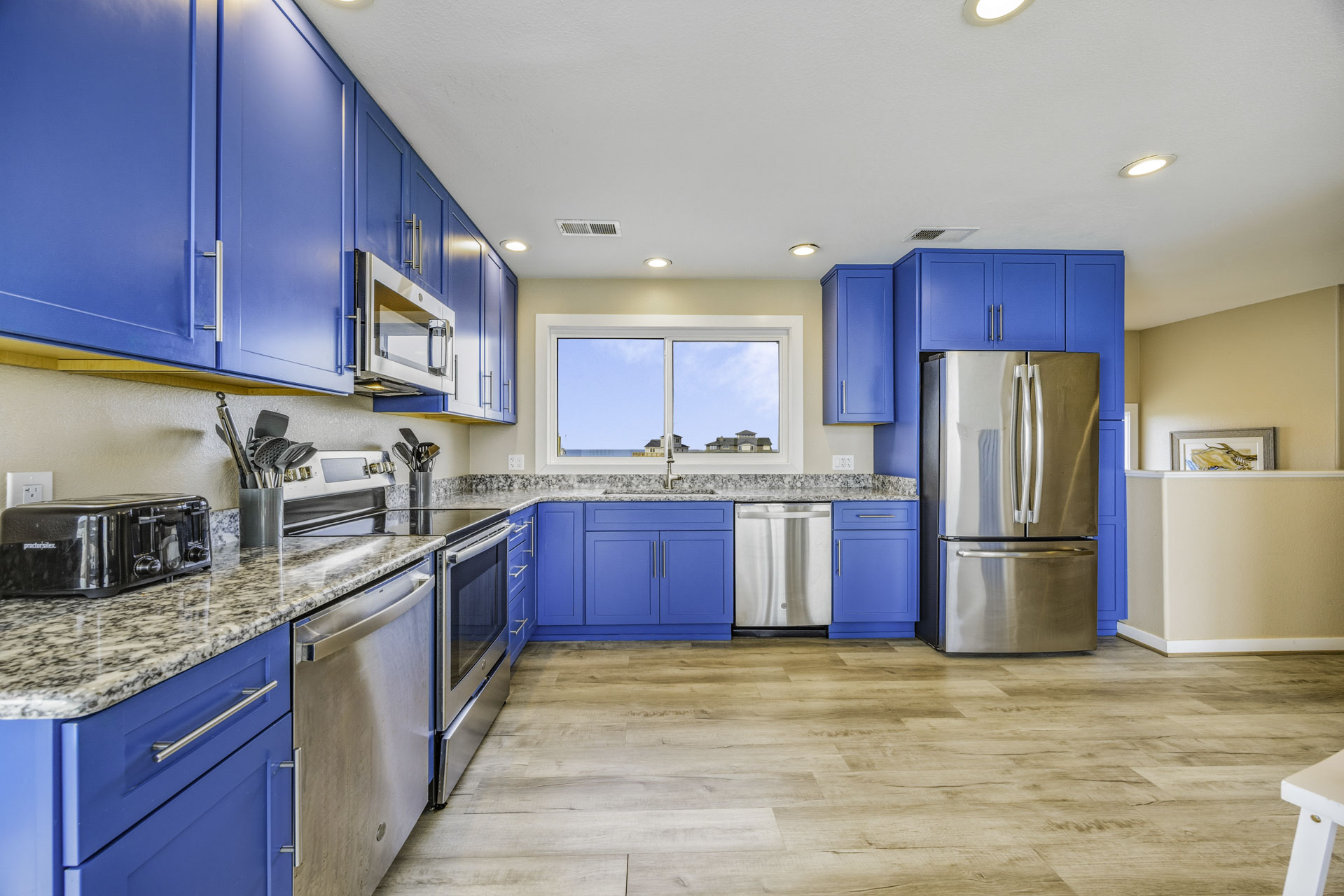 Surf Or Sound Realty 920 Leave Of Absence Kitchen 2