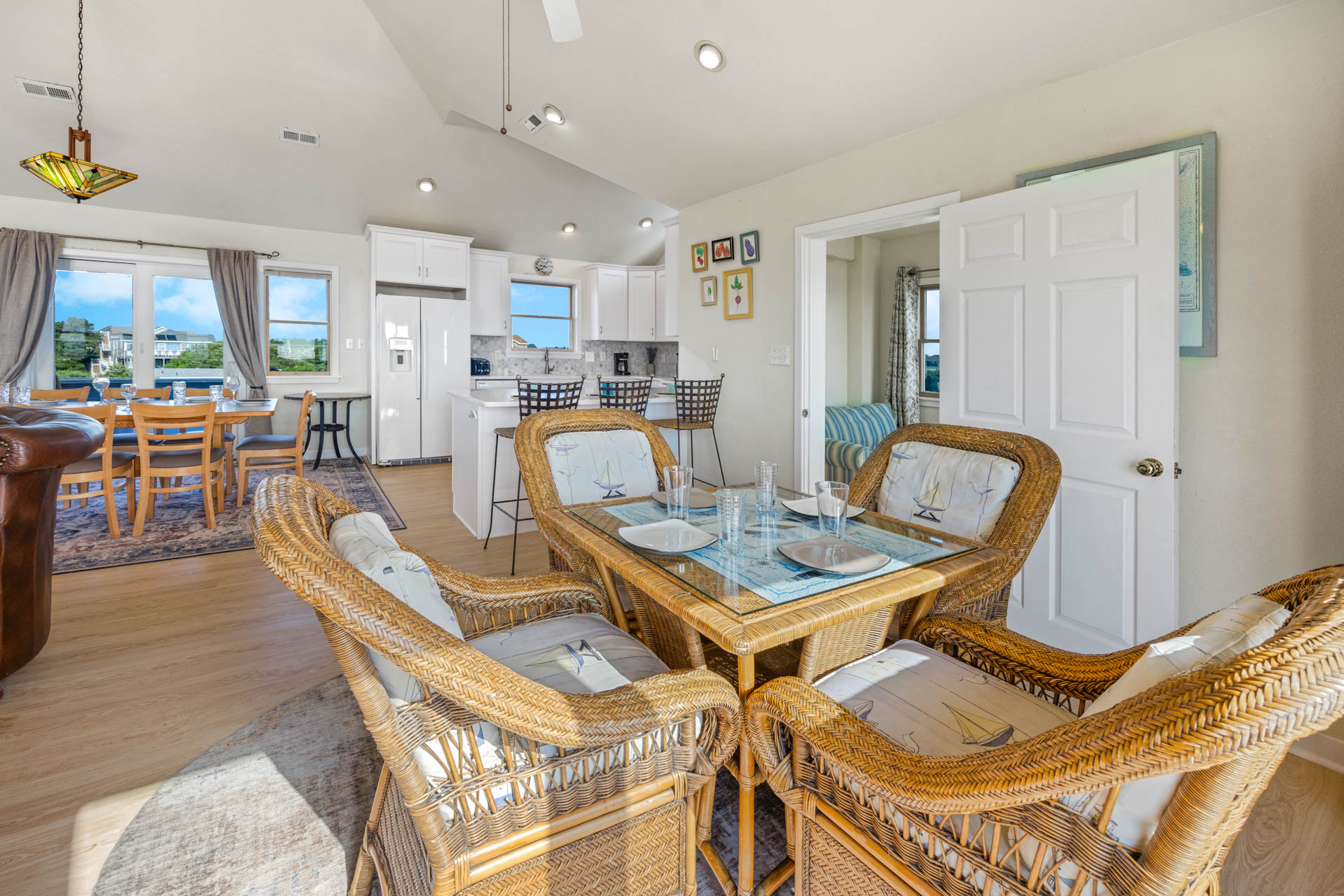 Surf Or Sound Realty 323 A Beach Dream Dining Area 5