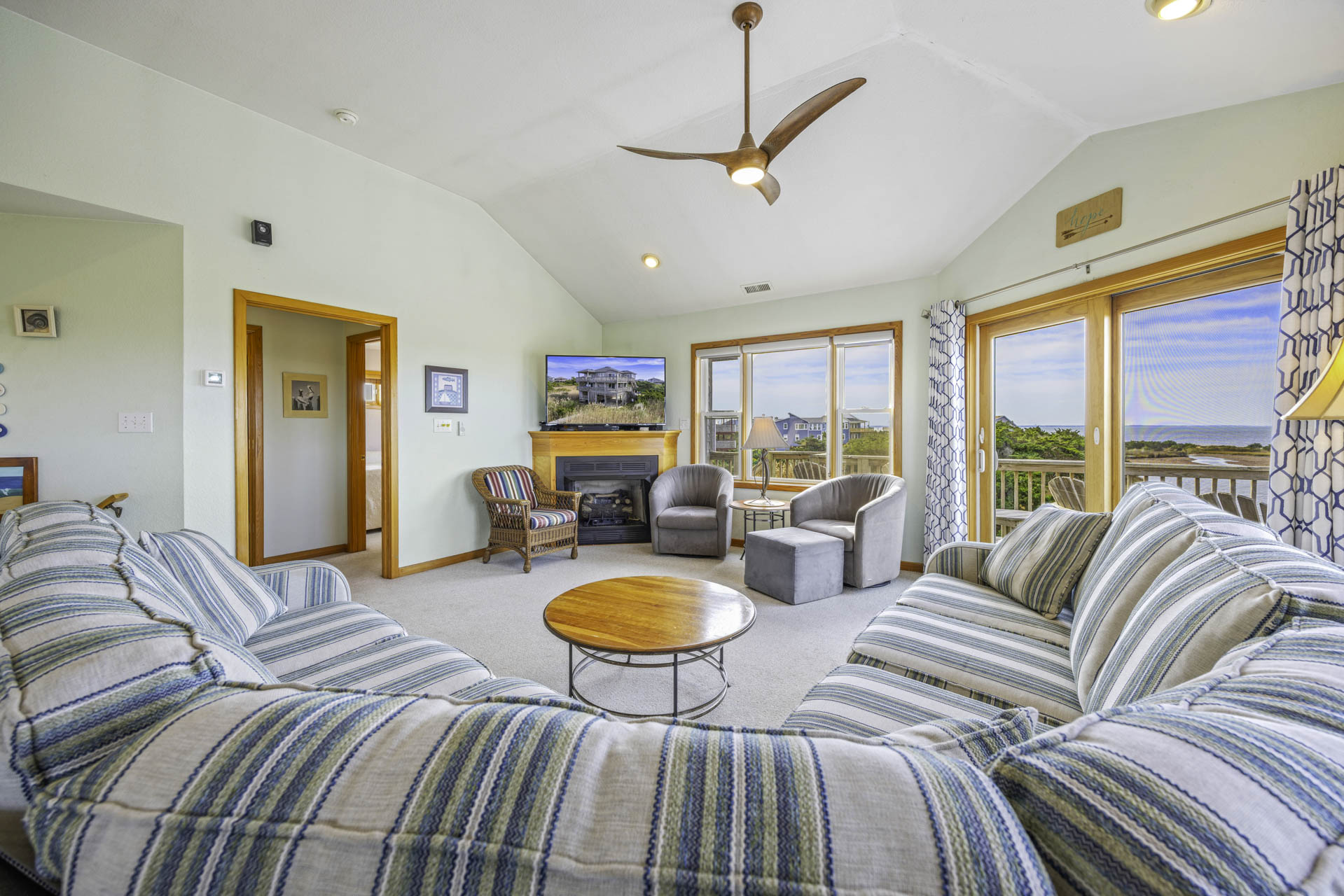 Surf Or Sound Realty 1235 Belle Vie Great Room 4