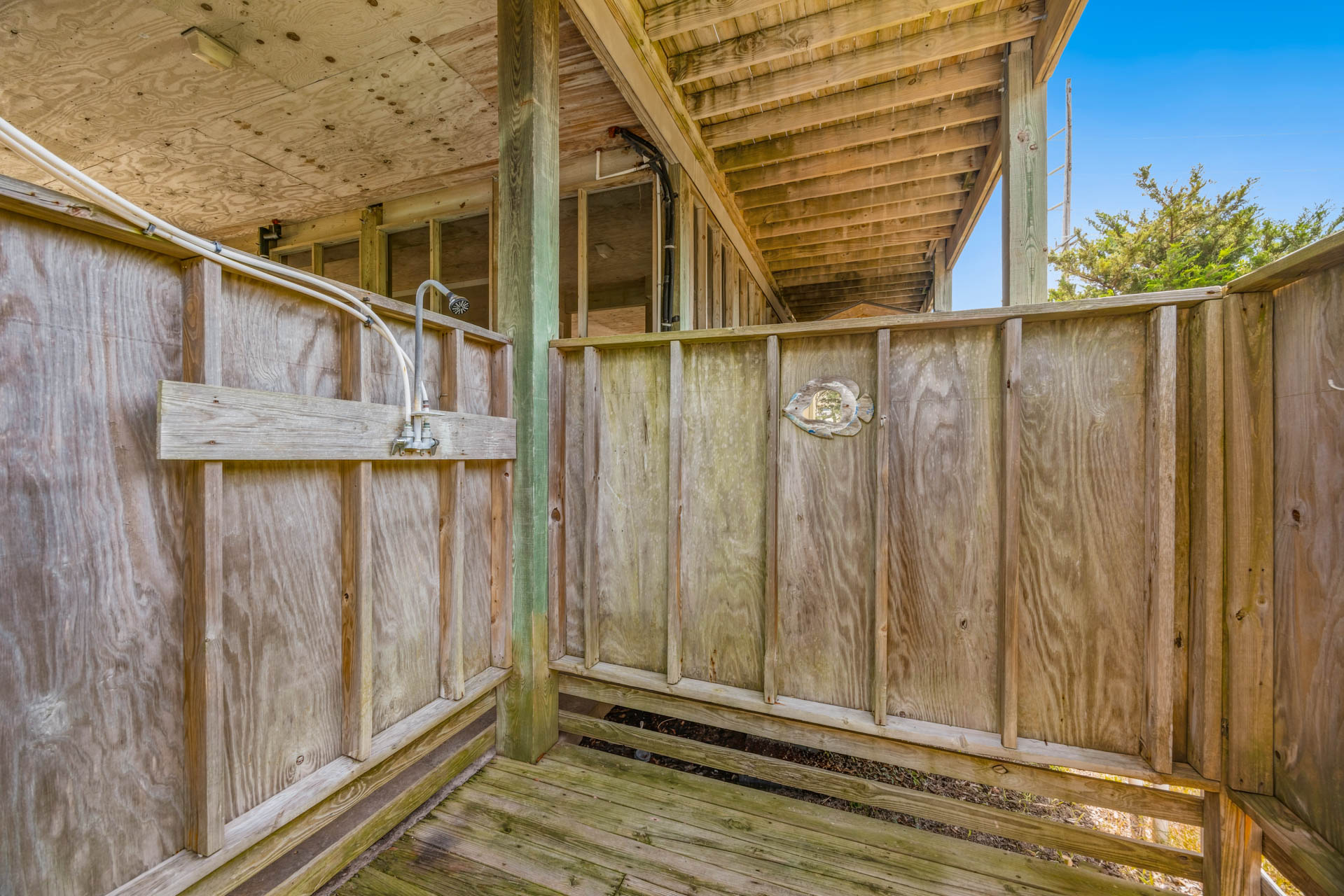 Surf Or Sound Realty 1255 Villa Dolce Vita Outdoor Shower