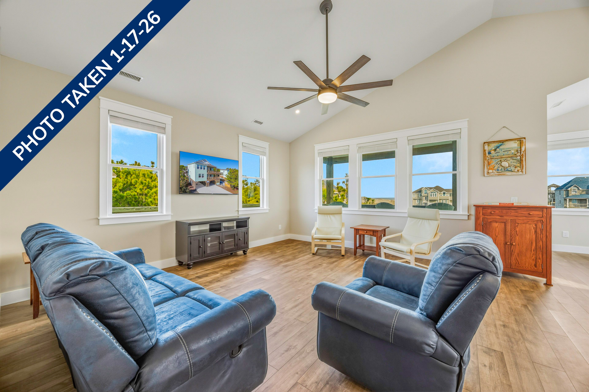 Surf Or Sound Realty 1240 Coastal Breeze Great Room 2 Date