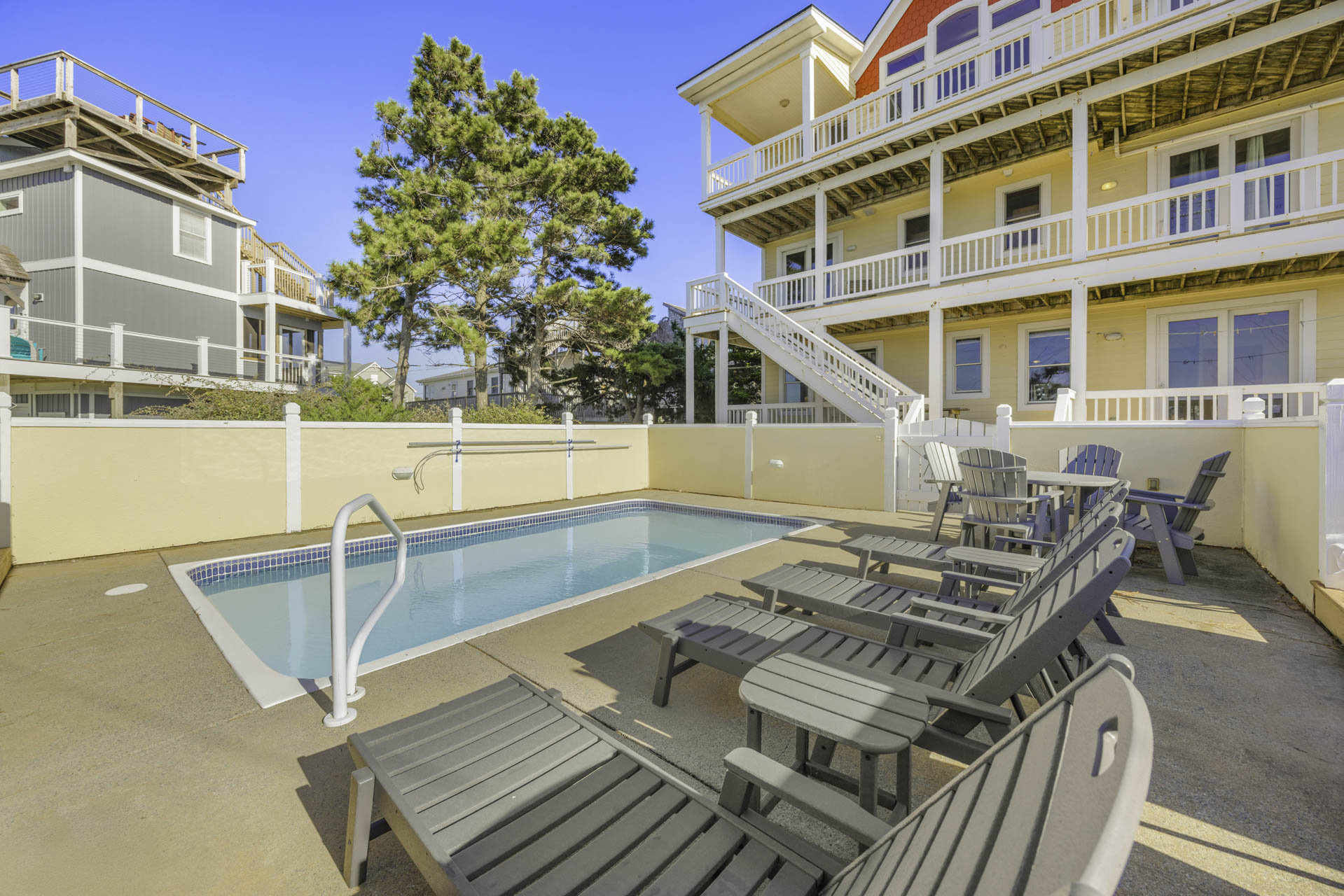 Surf Or Sound Realty 528 Hatteras Seaduction Pool Area 3