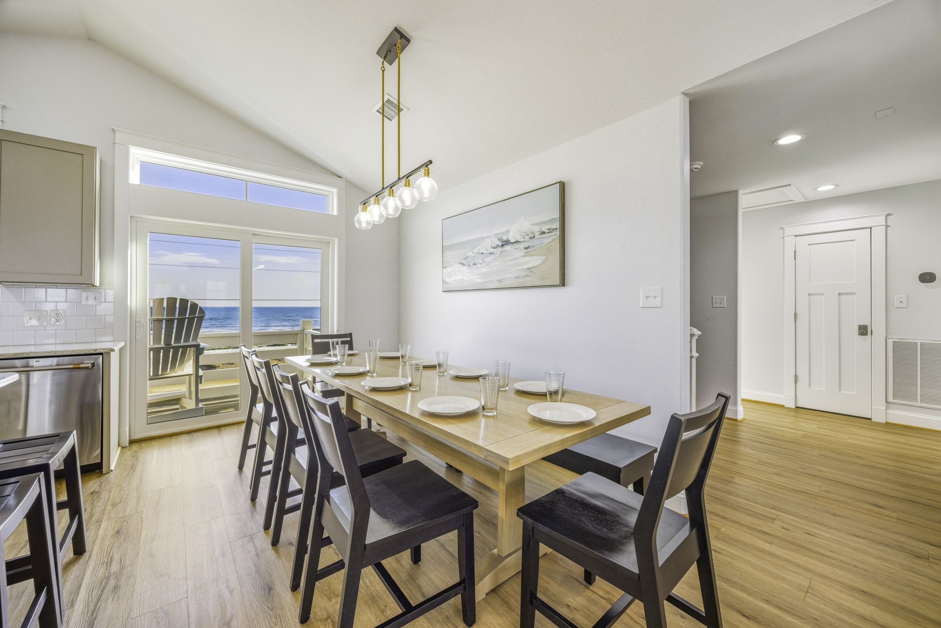 Surf Or Sound Realty 1000 Bellavues Dining Area 2