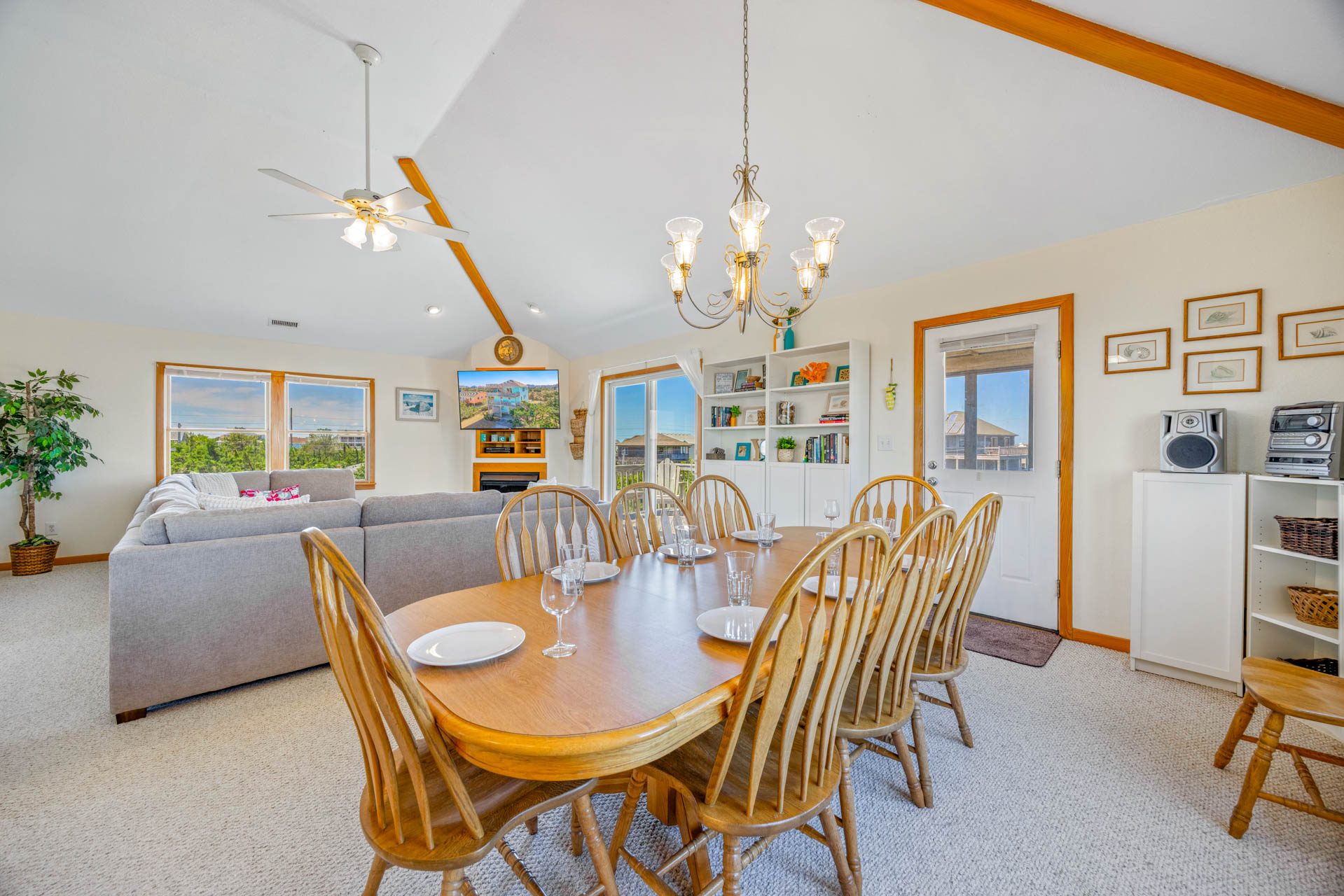 Surf Or Sound Realty 273 Salvo Vera Dining Area 3