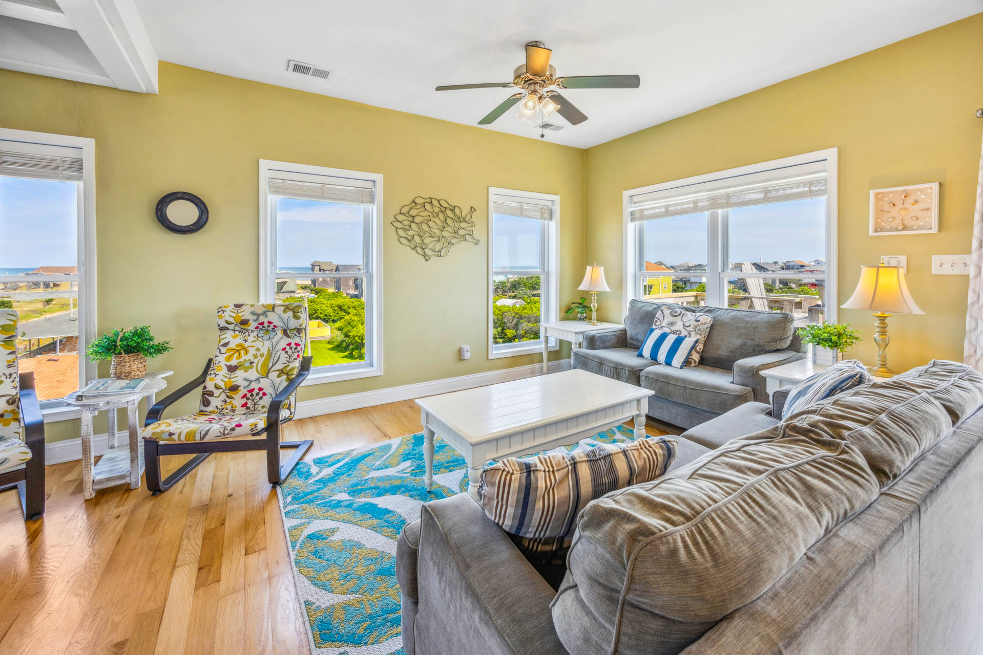 Surf Or Sound Realty 541 Alex's Hideaway Great Room 4
