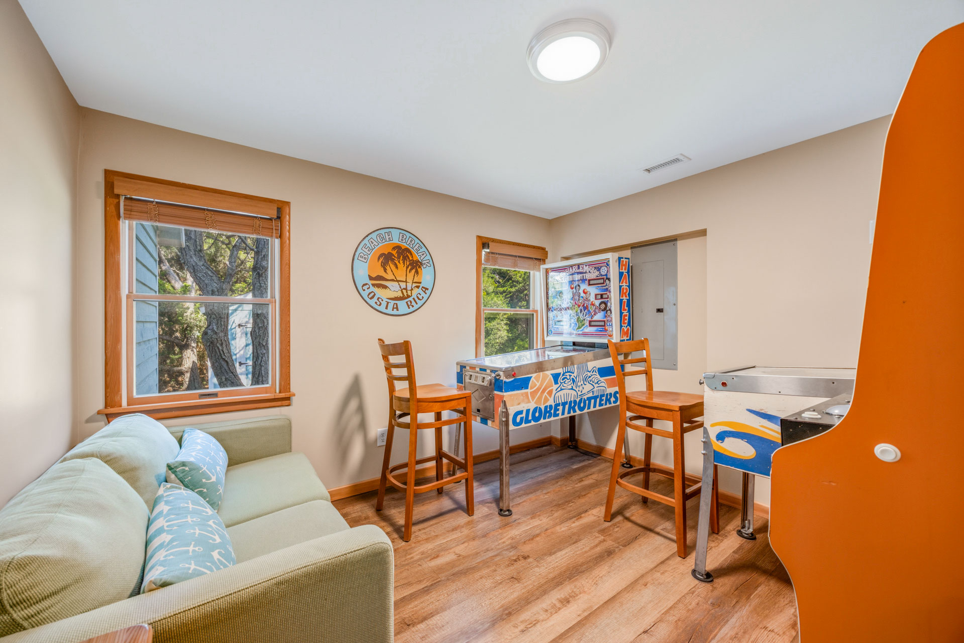 Surf Or Sound Realty 96 Ocean Vista Game Room 1