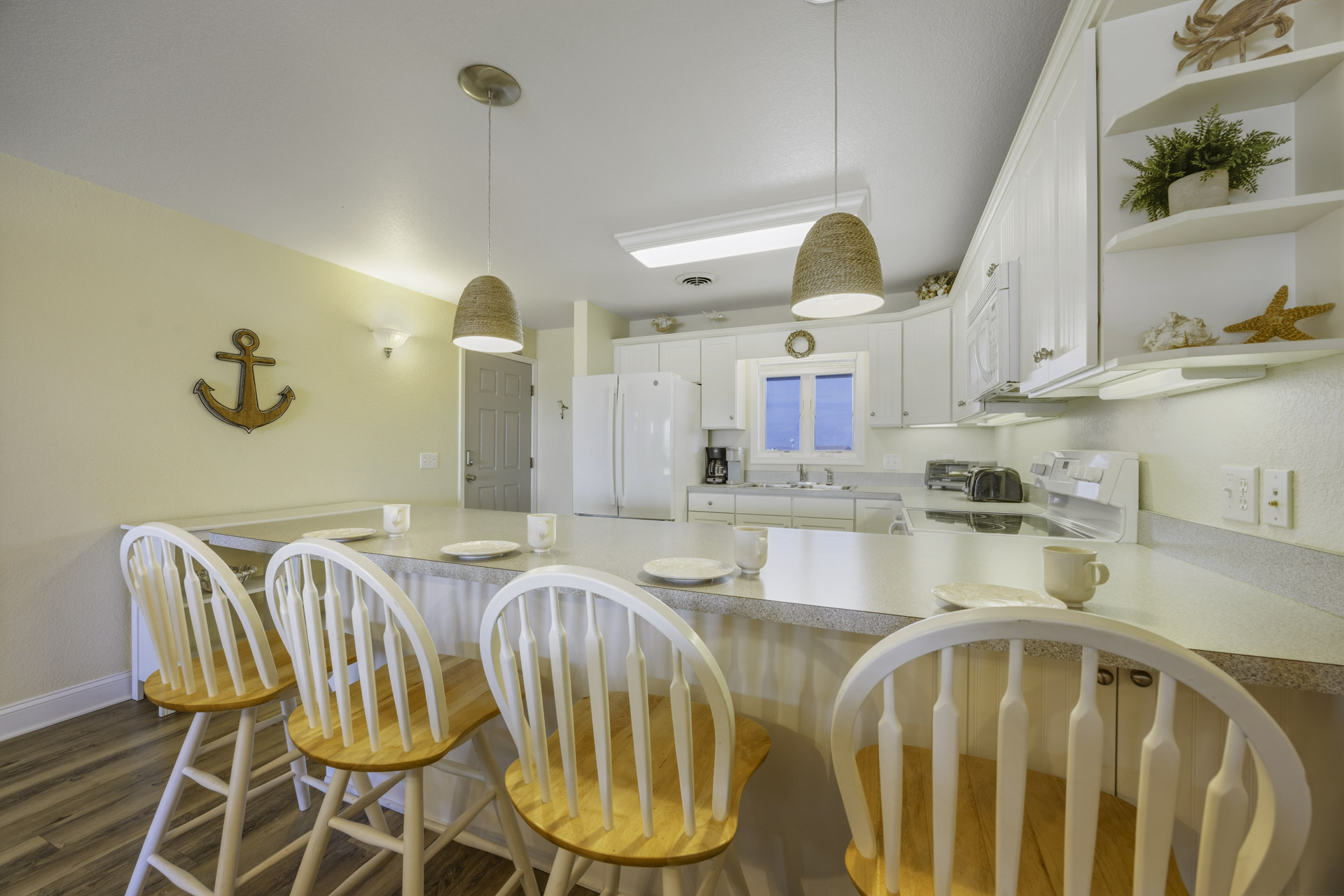 Surf Or Sound Realty 582 Top Notch Kitchen 5