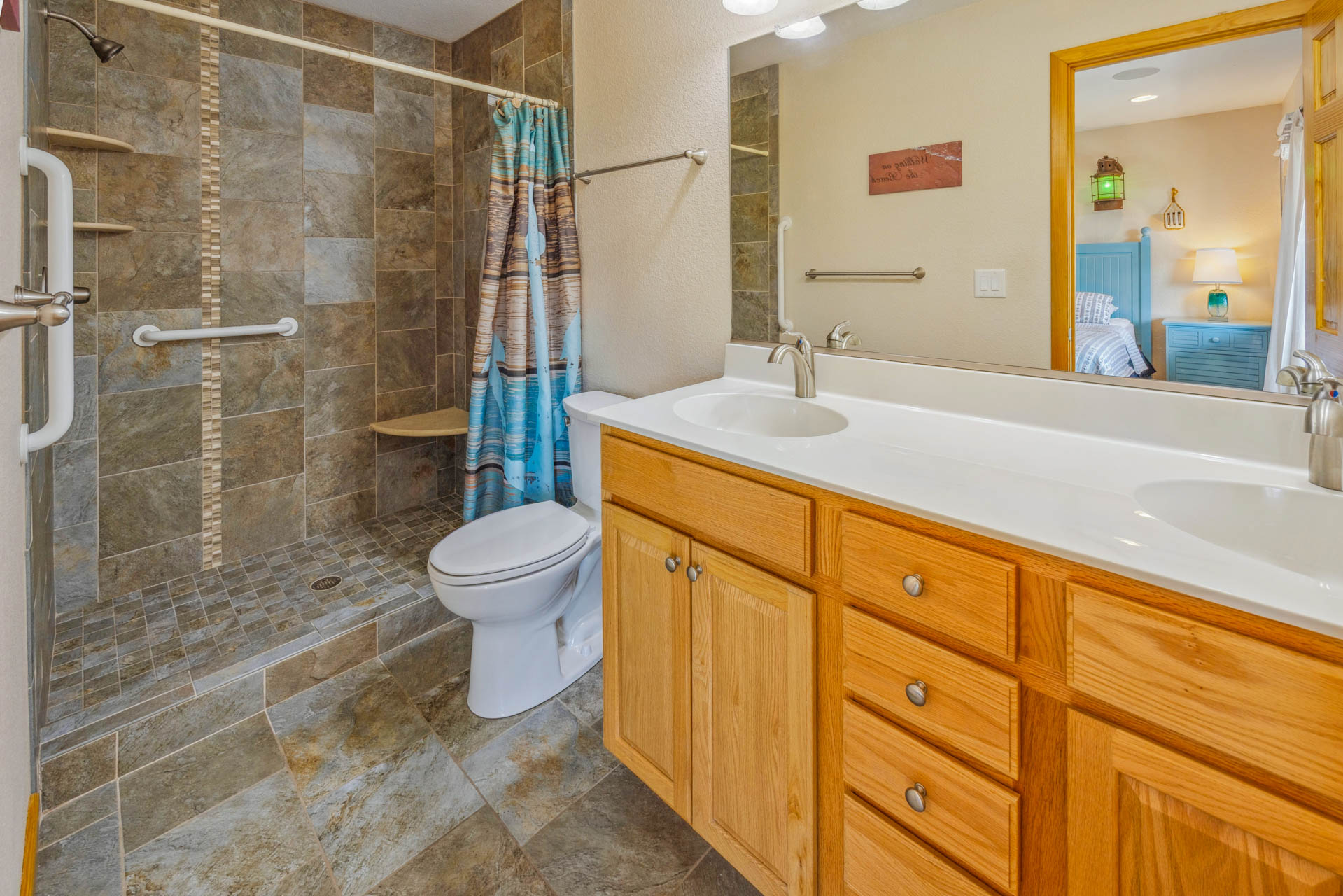 Surf Or Sound Realty 831 Avon Surf Bedroom 5 3