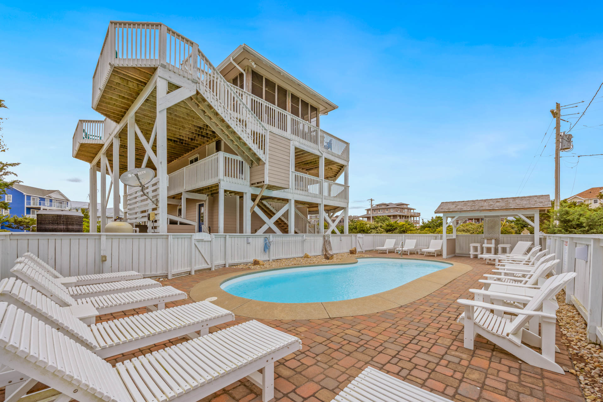 Surf Or Sound Realty 638 The Hatteras House Pool Area 4