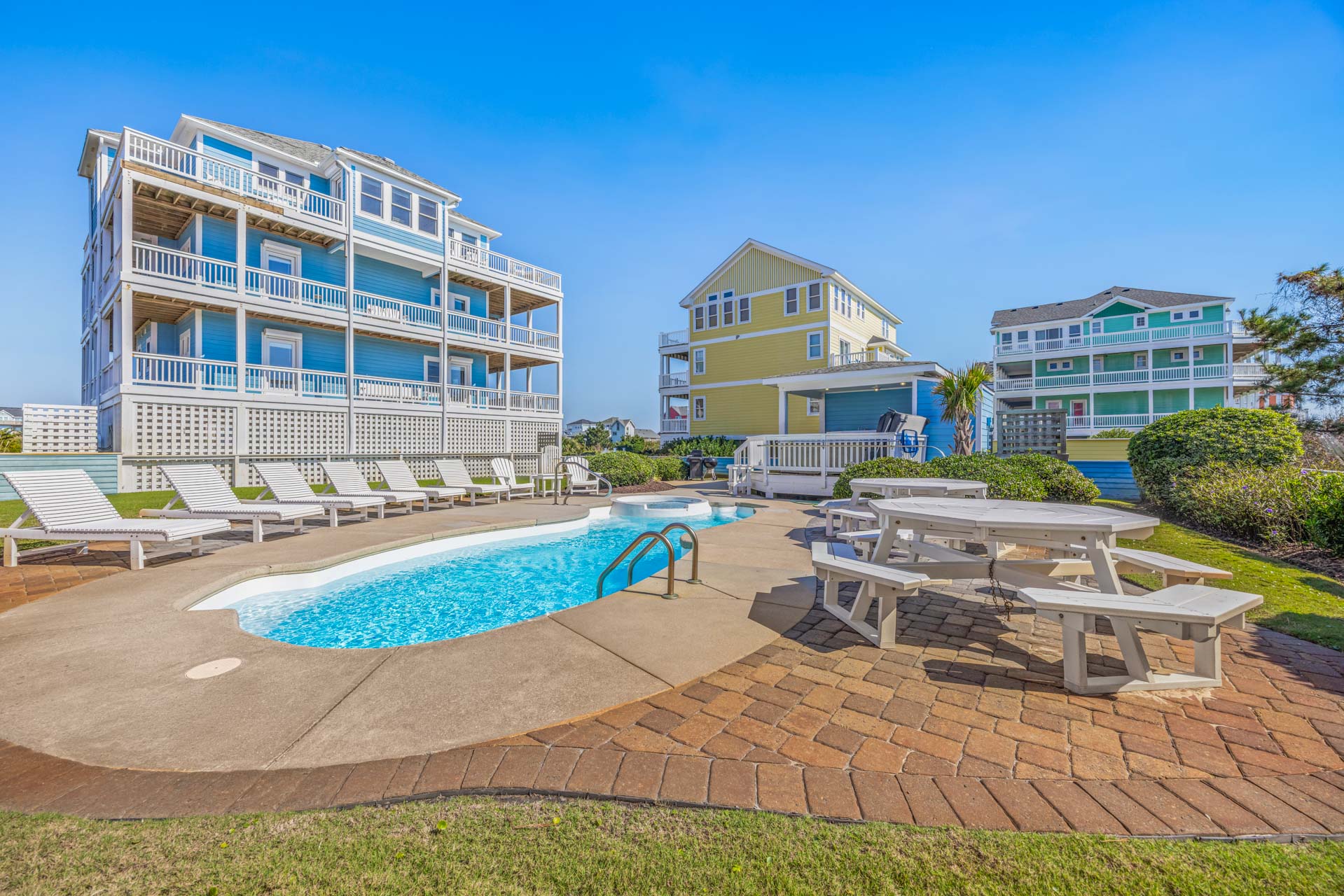 Surf Or Sound Realty 569 Cape Winds Pool Area 3