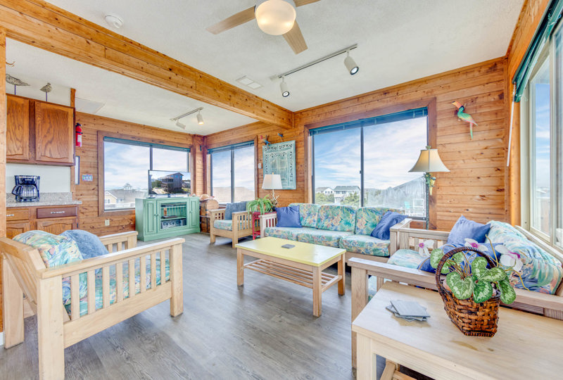 08 Surf Or Sound Realty 60 Bermuda Breeze Great Room 01 3371803