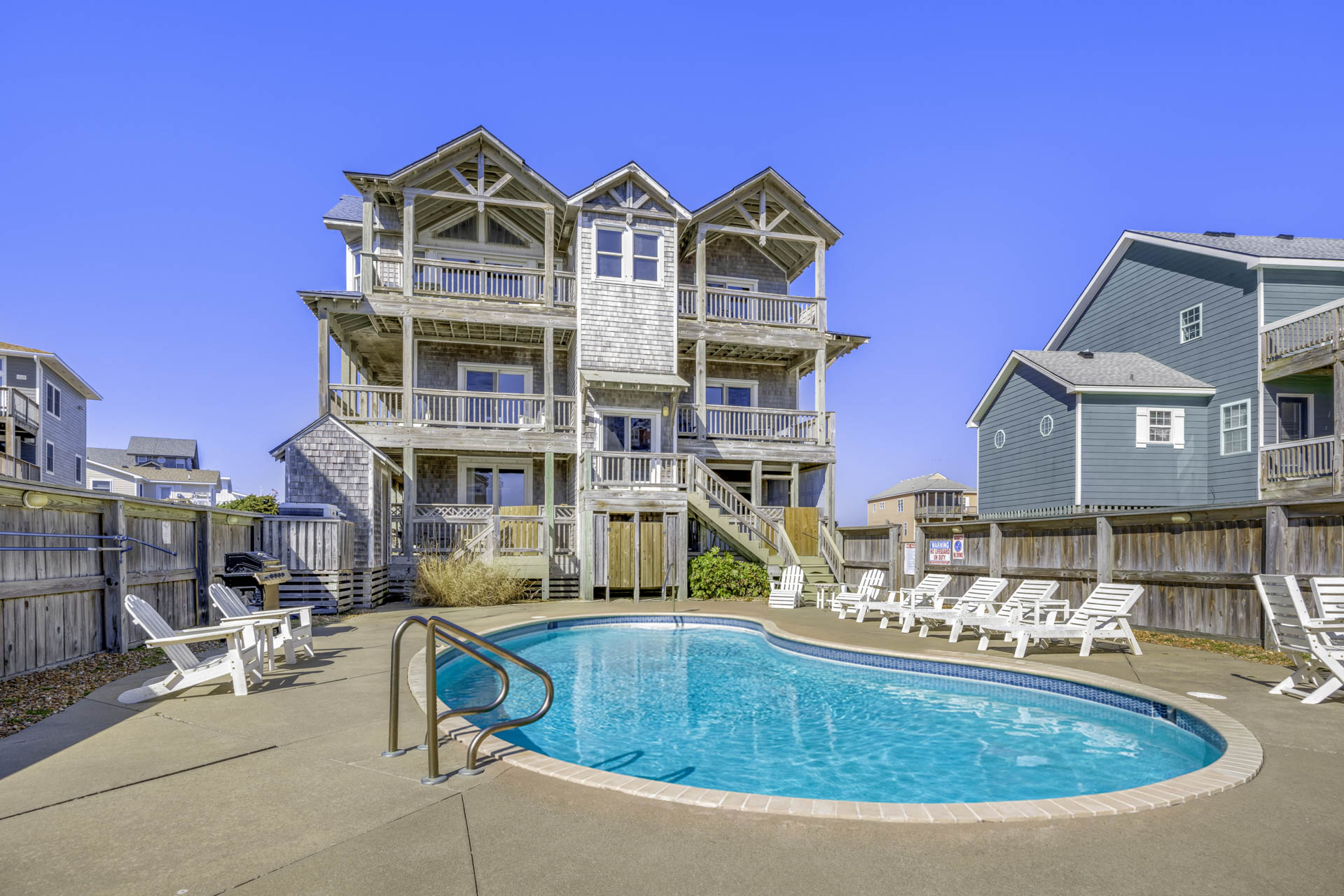 Surf Or Sound Realty 1232 Hatteras Memories Pool Area 2