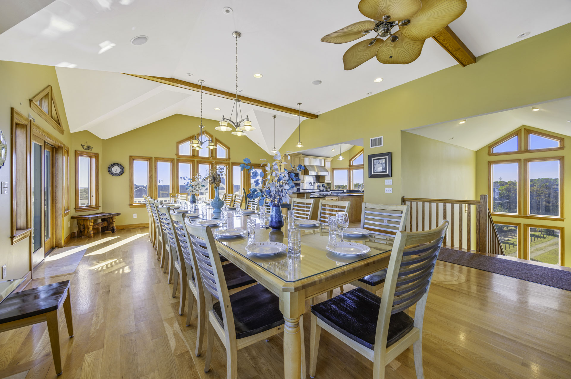 Surf Or Sound Realty 679 Sea Glass Dining Area 1