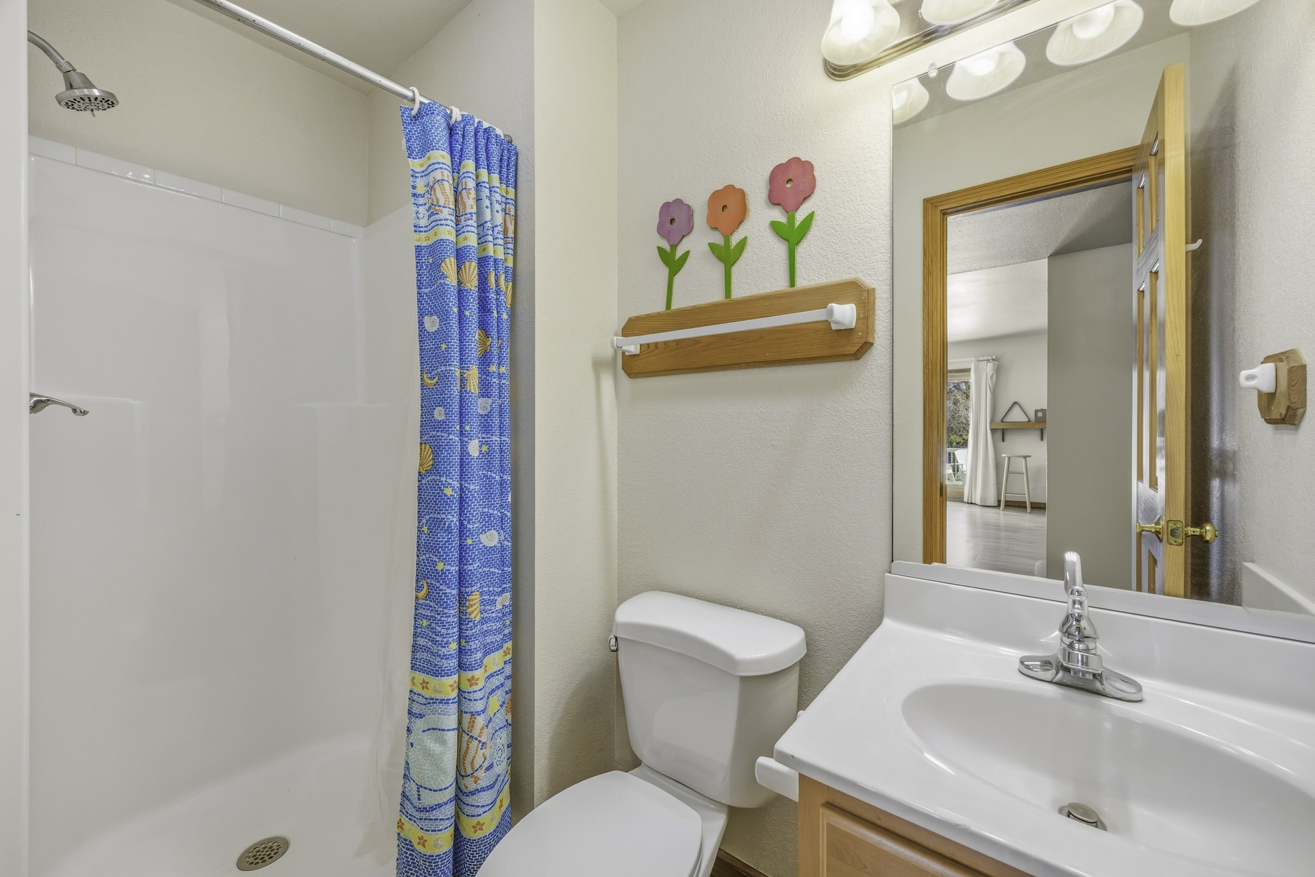 Surf Or Sound Realty 201 Blue Waves Bedroom 6 3