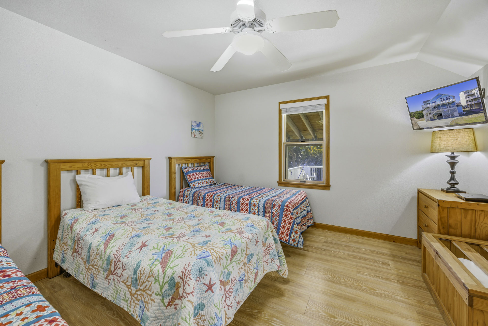 Surf Or Sound Realty 201 Blue Waves Bedroom 6 2