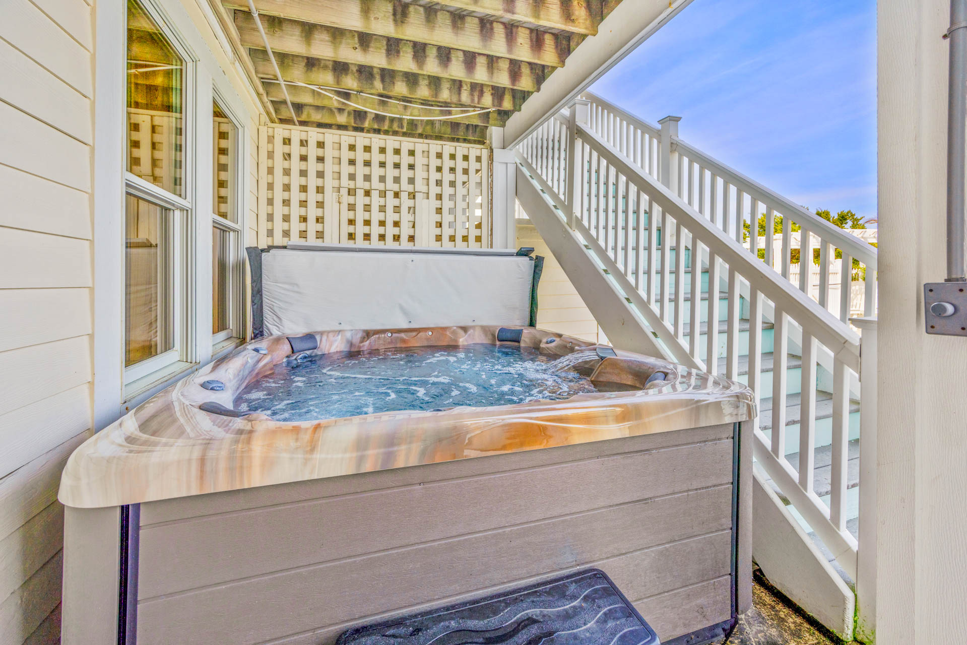 Surf Or Sound Realty 333 Bramasole Hot Tub