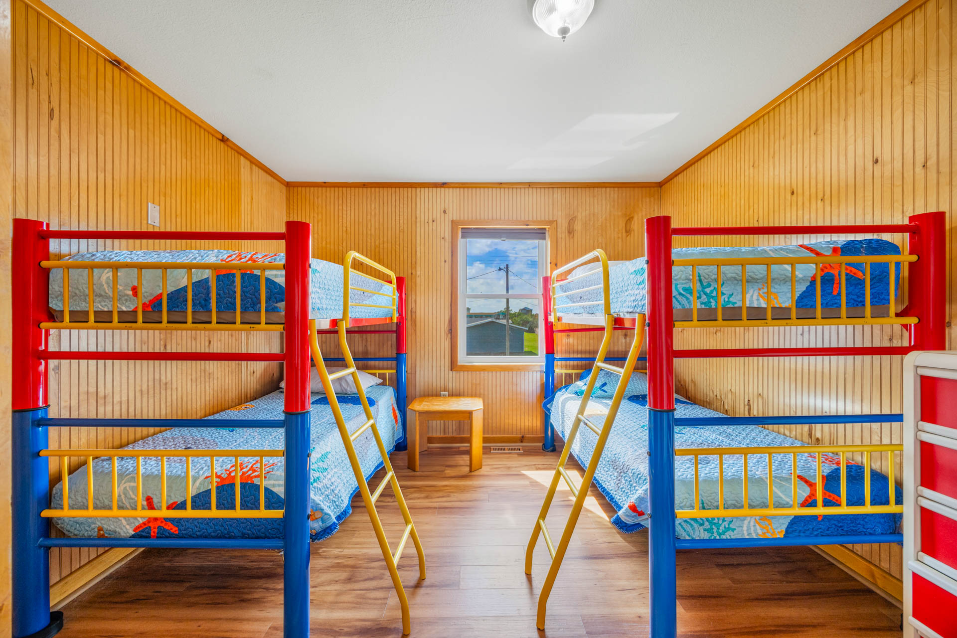 Surf Or Sound Realty 706 Beach Play Bedroom 5