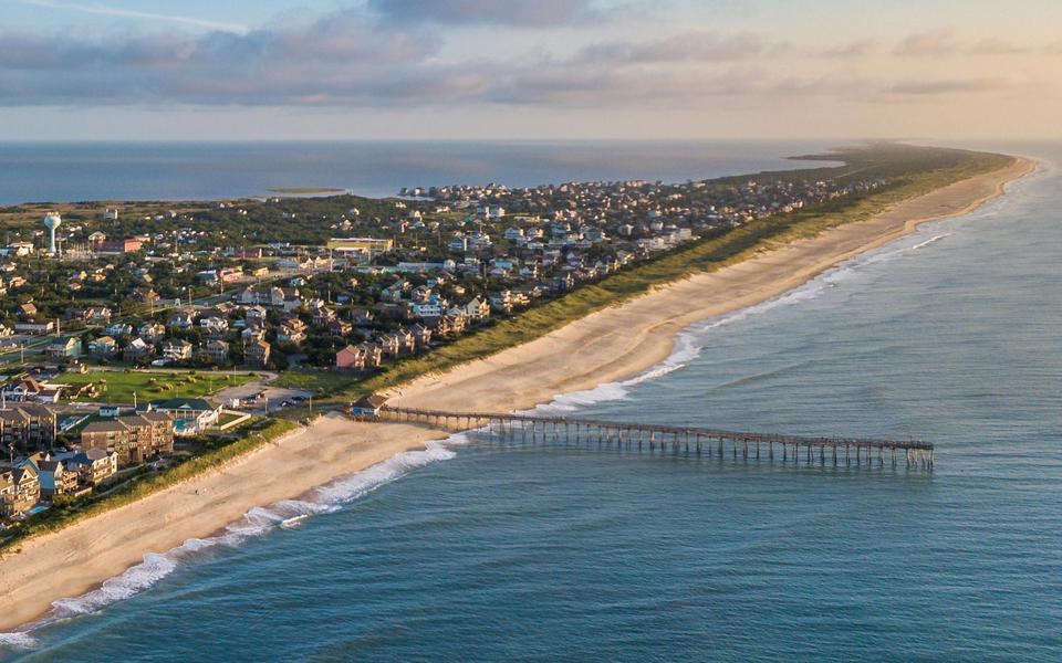 book-early-avon-pier-drone-960x600