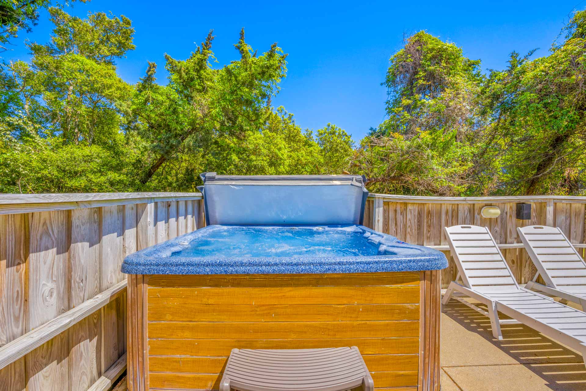 Surf Or Sound Realty 786 Medley Paradise Hot Tub