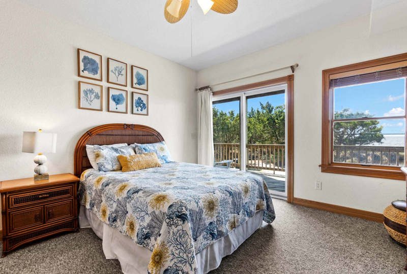 La Familia 566 Surf or Sound