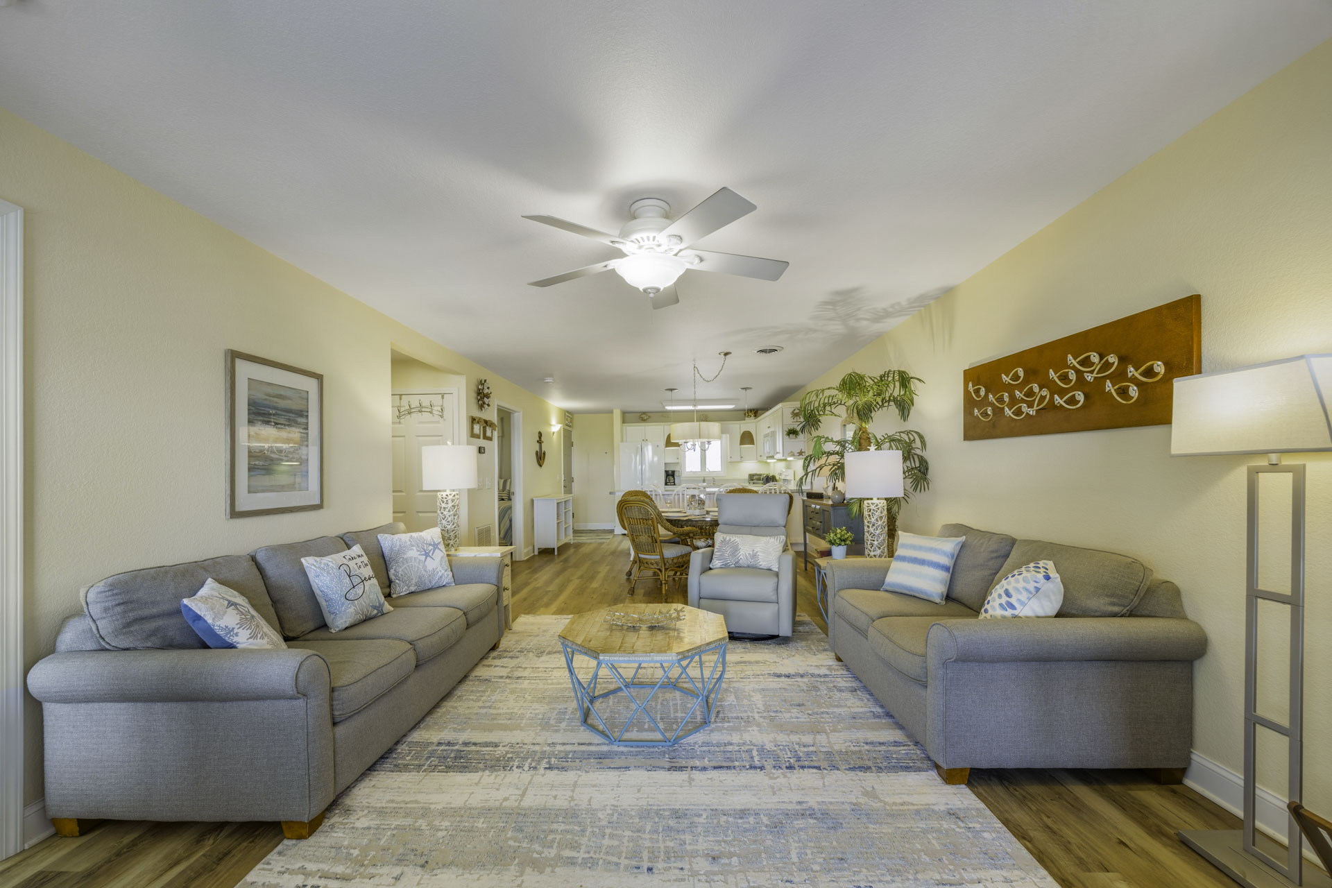 Surf Or Sound Realty 582 Top Notch Great Room 4