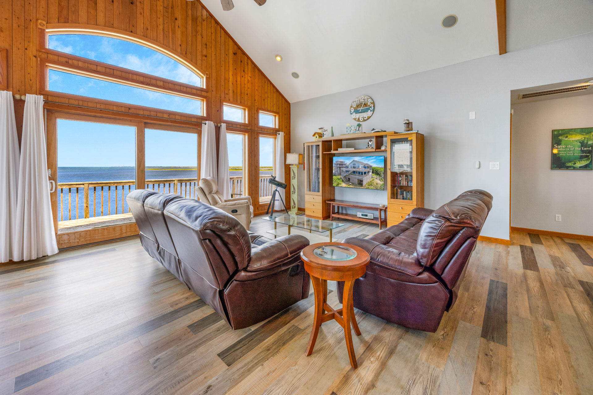 Surf Or Sound Realty 235 Sounds Good Great Room 1