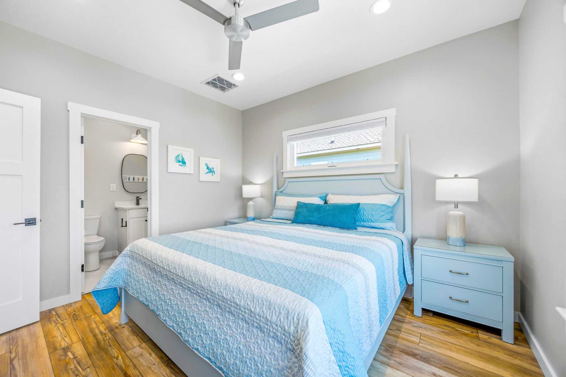 Surf Or Sound Realty 1234 Turtle Watch Bedroom 1 2