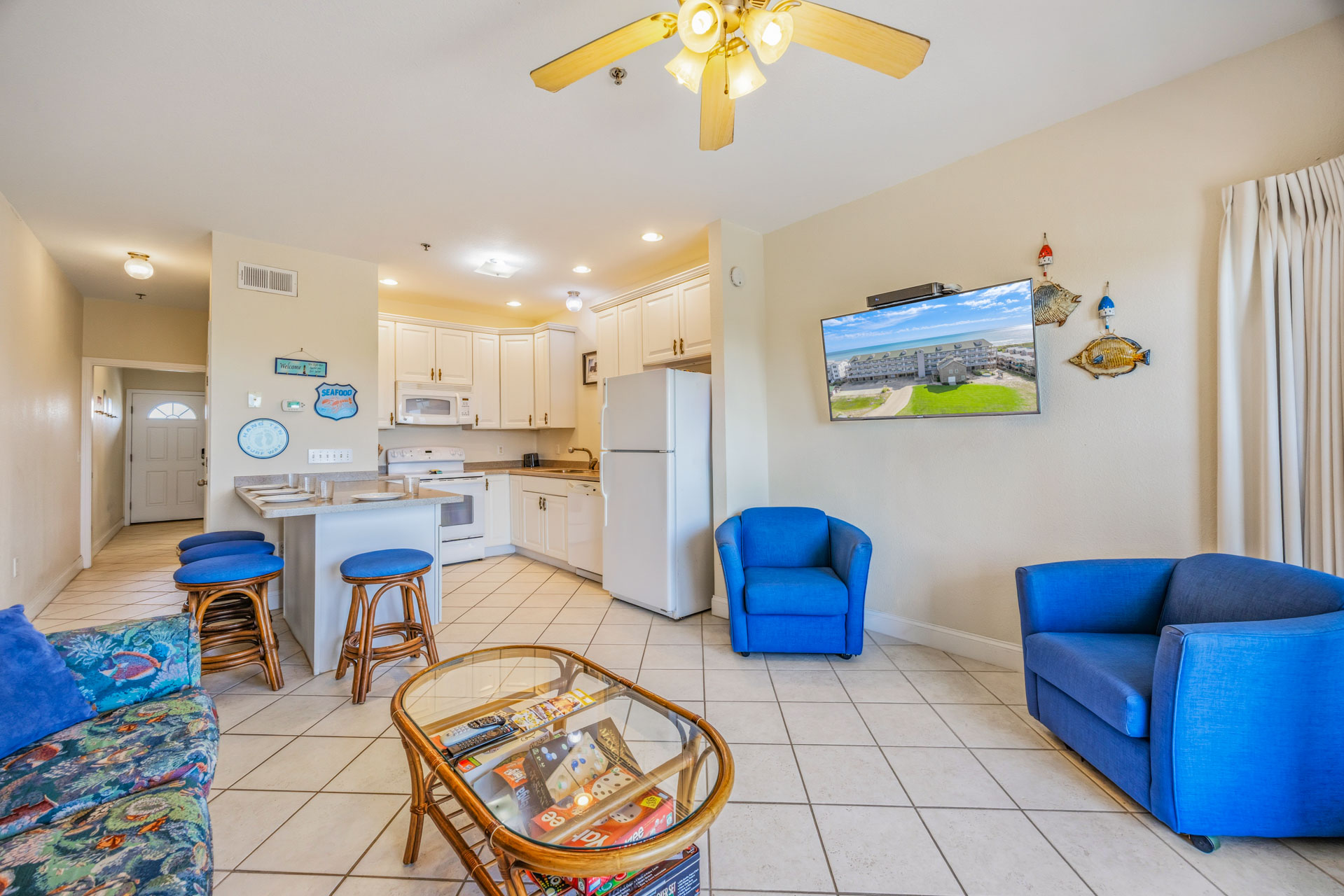 Surf Or Sound Realty 1257 Gnarly Wave Great Room 2