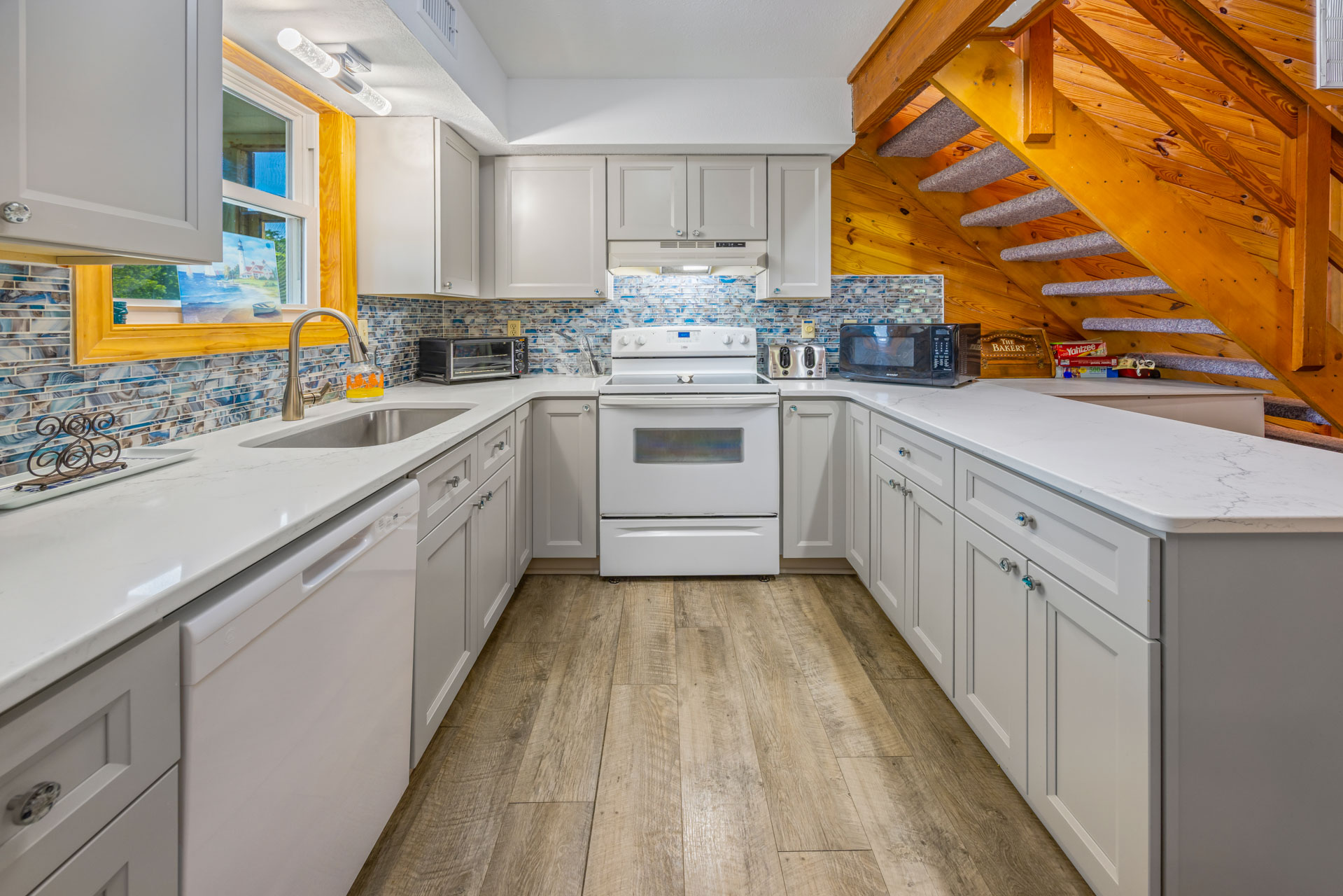 Surf Or Sound Realty 955 Sealoft Kitchen 2