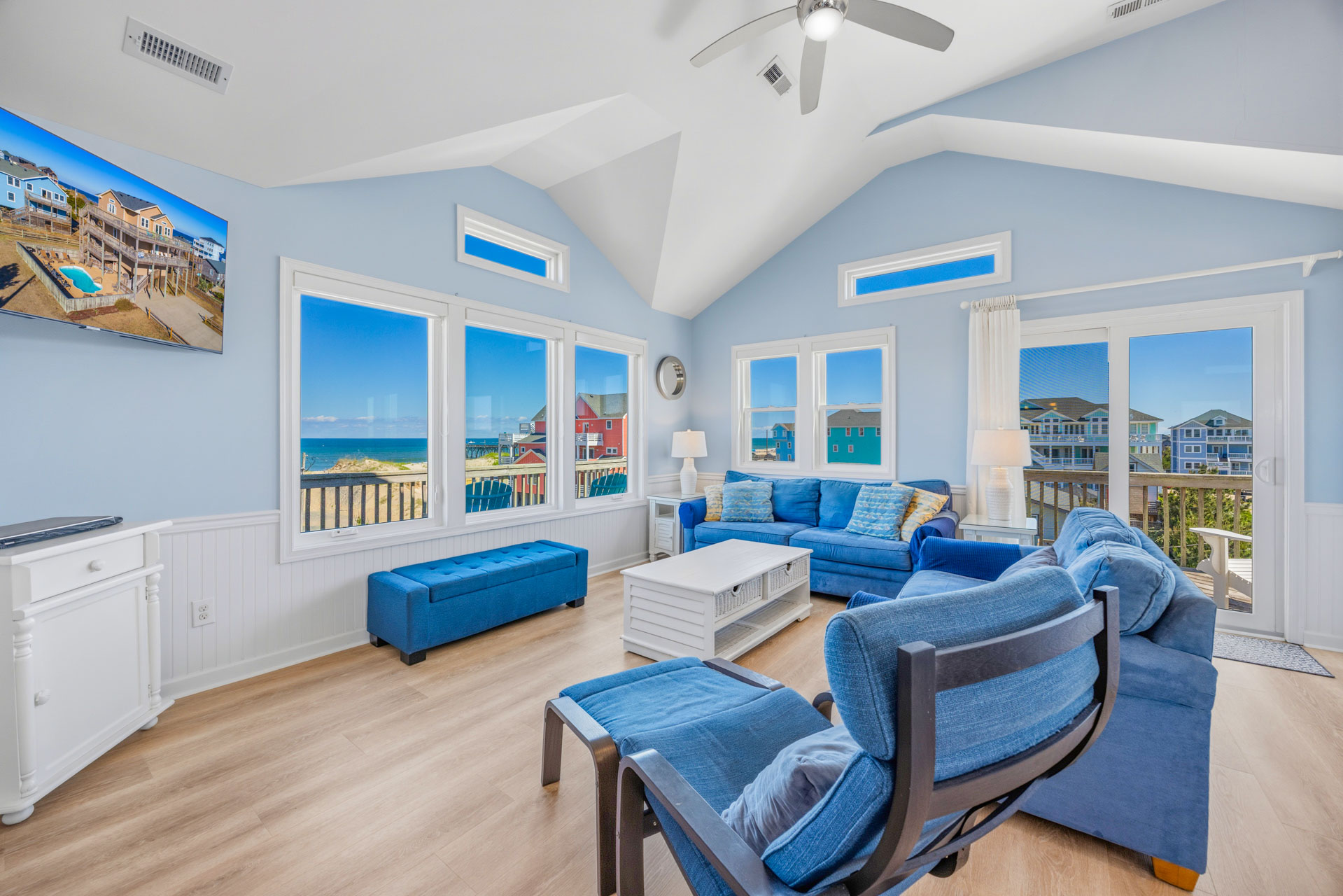 Surf Or Sound Realty 1223 Sunsets In Rodanthe Great Room 3