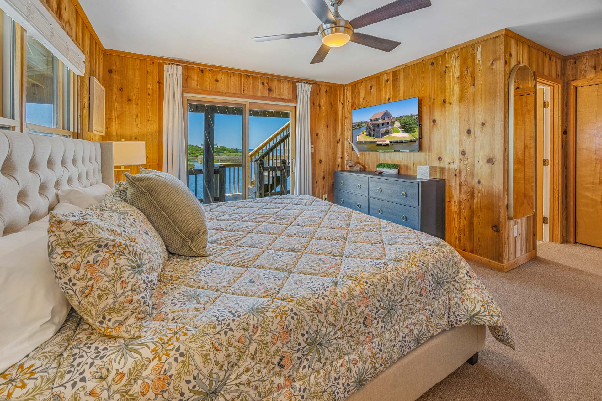 Surf Or Sound Realty 1206 Robert's Diversion Bedroom 1 2