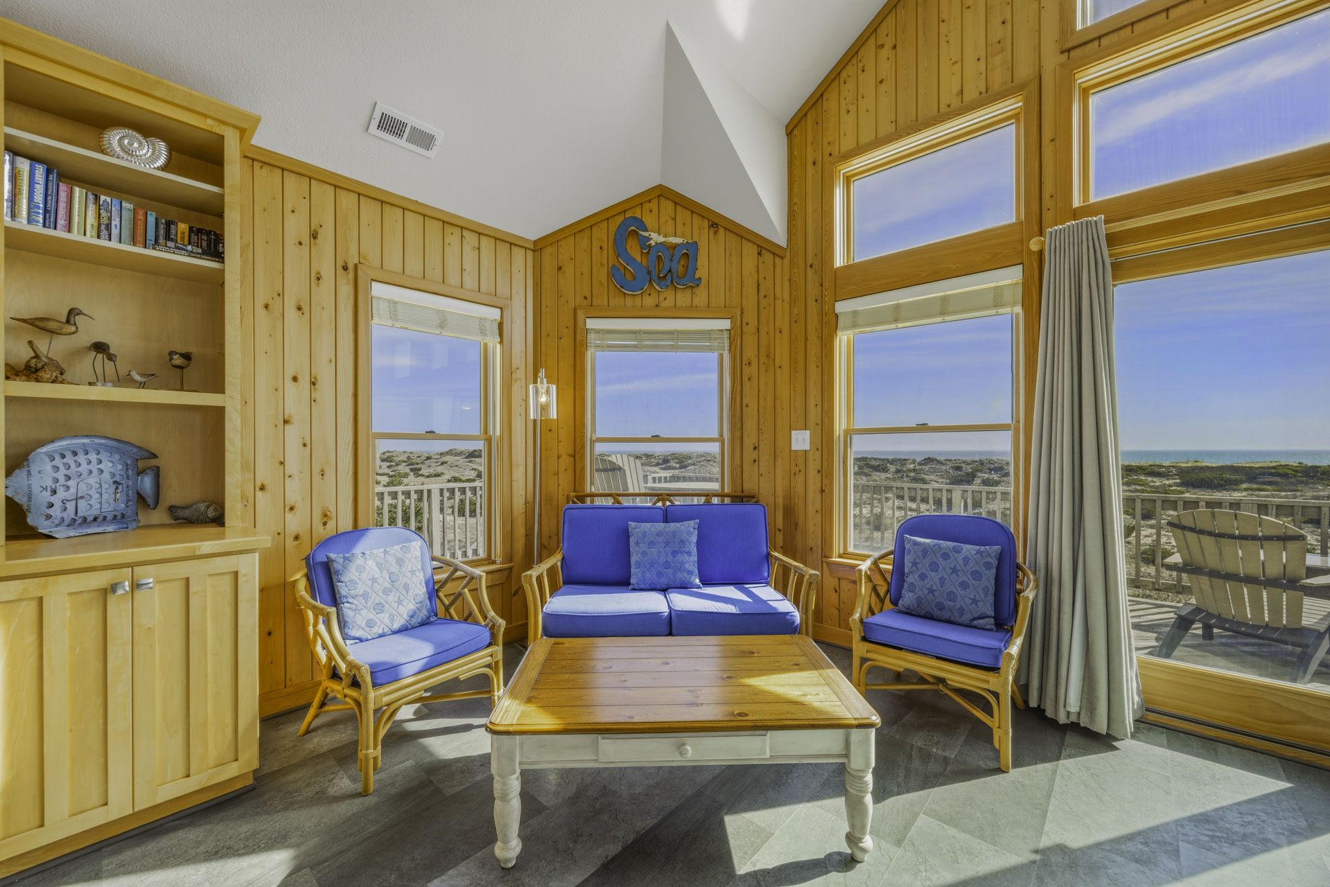 Surf Or Sound Realty 160 Cheerio Great Room 2