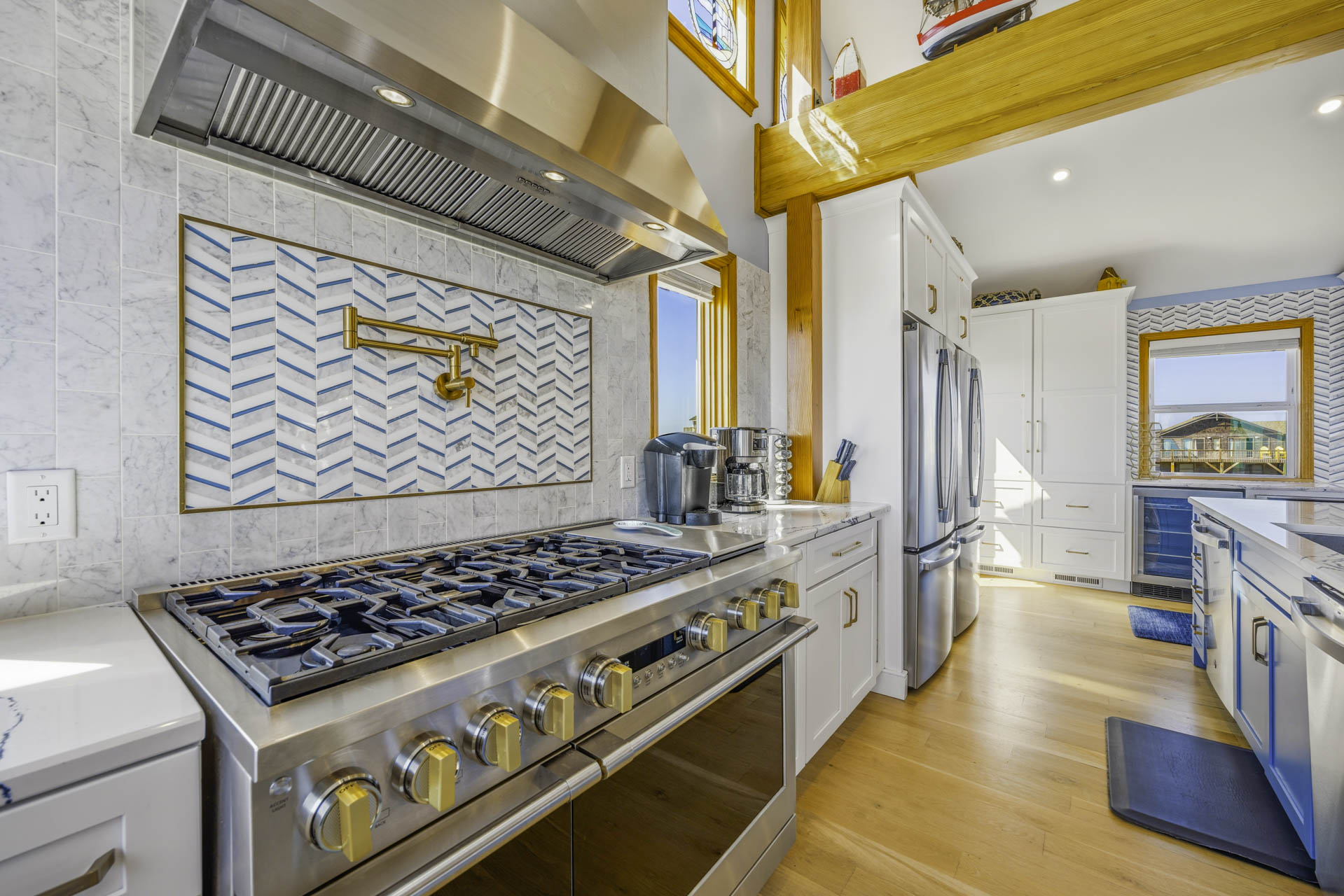 Surf Or Sound Realty 1025 Pflueger's Lure Kitchen 4