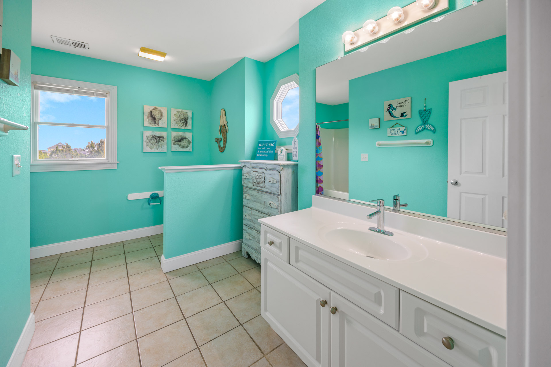 Surf Or Sound Realty 452 Isle Be Breezy Bedroom 1 3