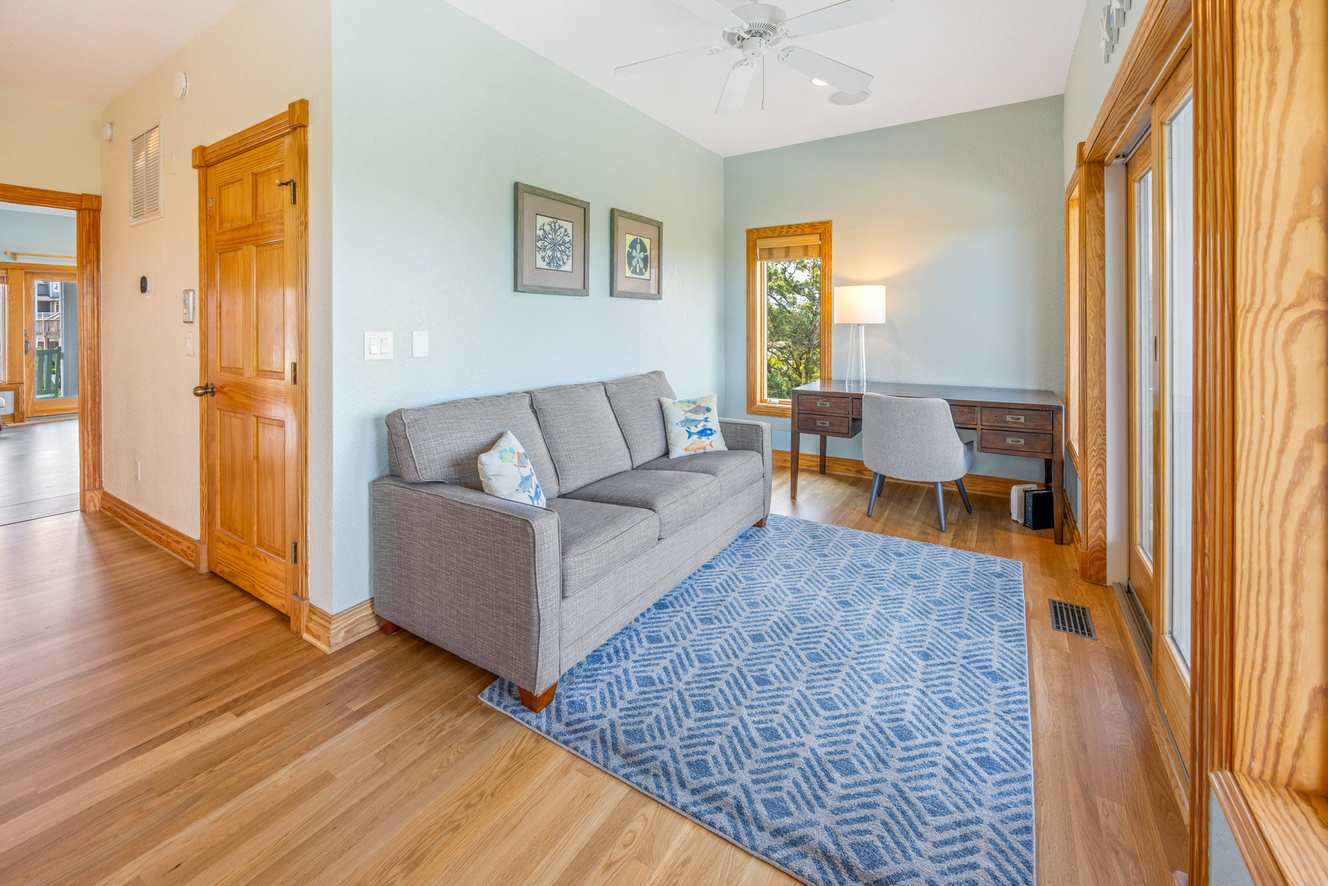 Surf Or Sound Realty 1067 Carolina Bliss Sitting Room 1