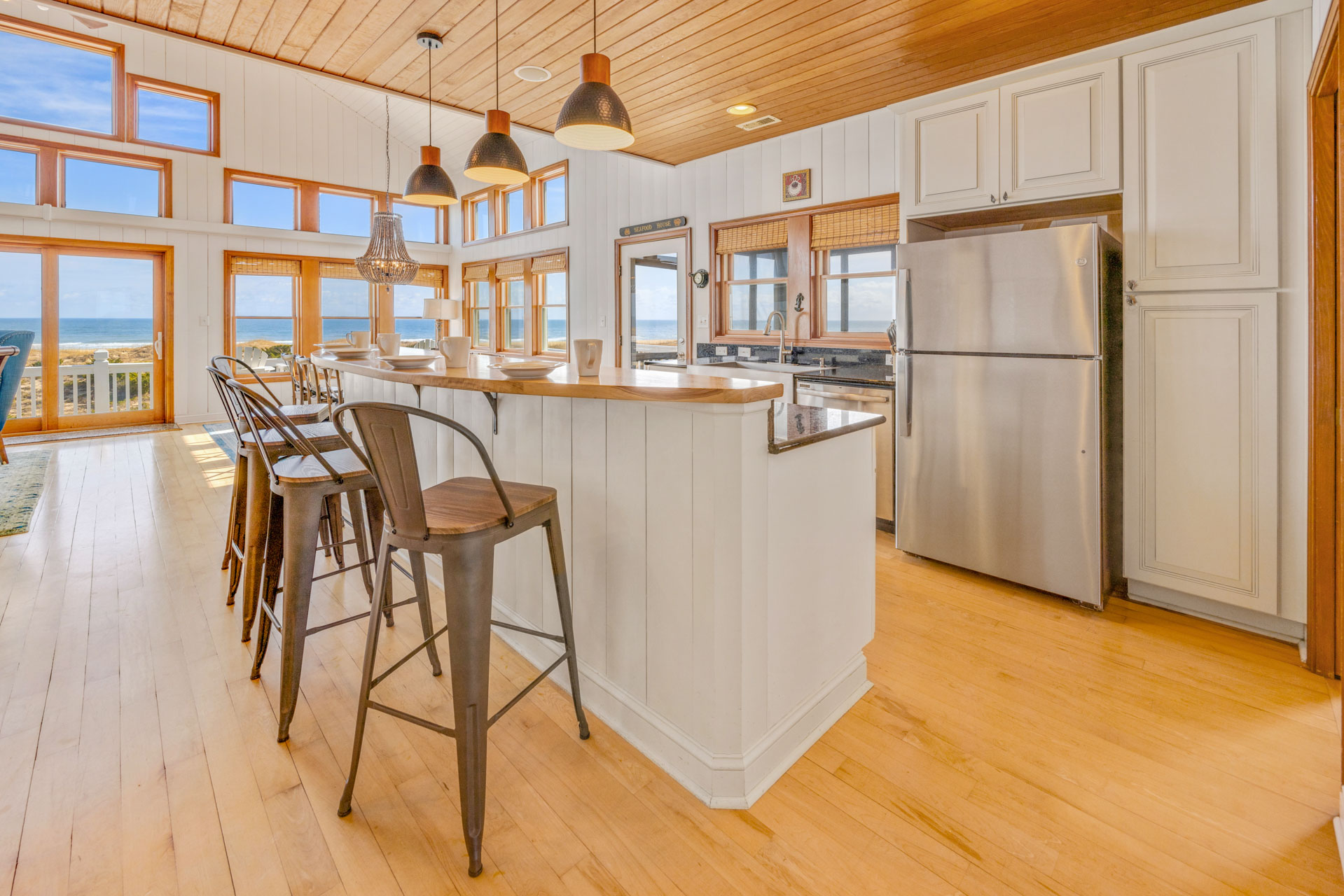 Surf Or Sound Realty 377 Hatteras Moon Kitchen 3
