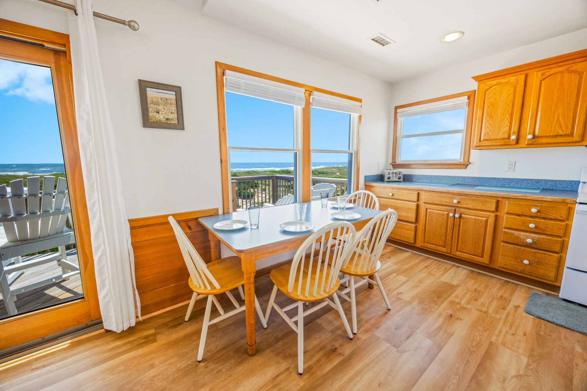 Surf Or Sound Realty 971 Sea Skeet Dining Area 4