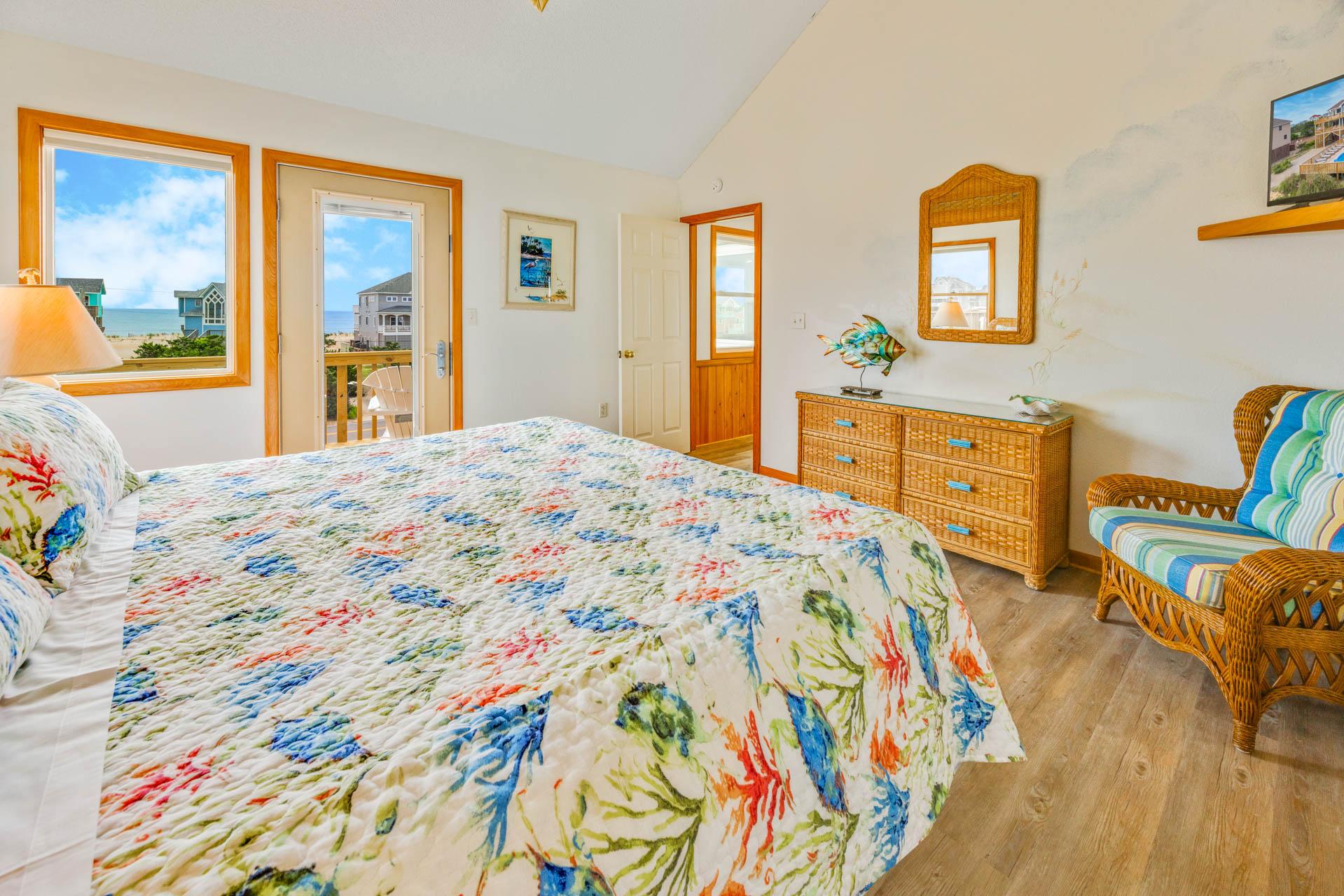 Surf Or Sound Realty 1194 Carolina Girl Bedroom 1 2