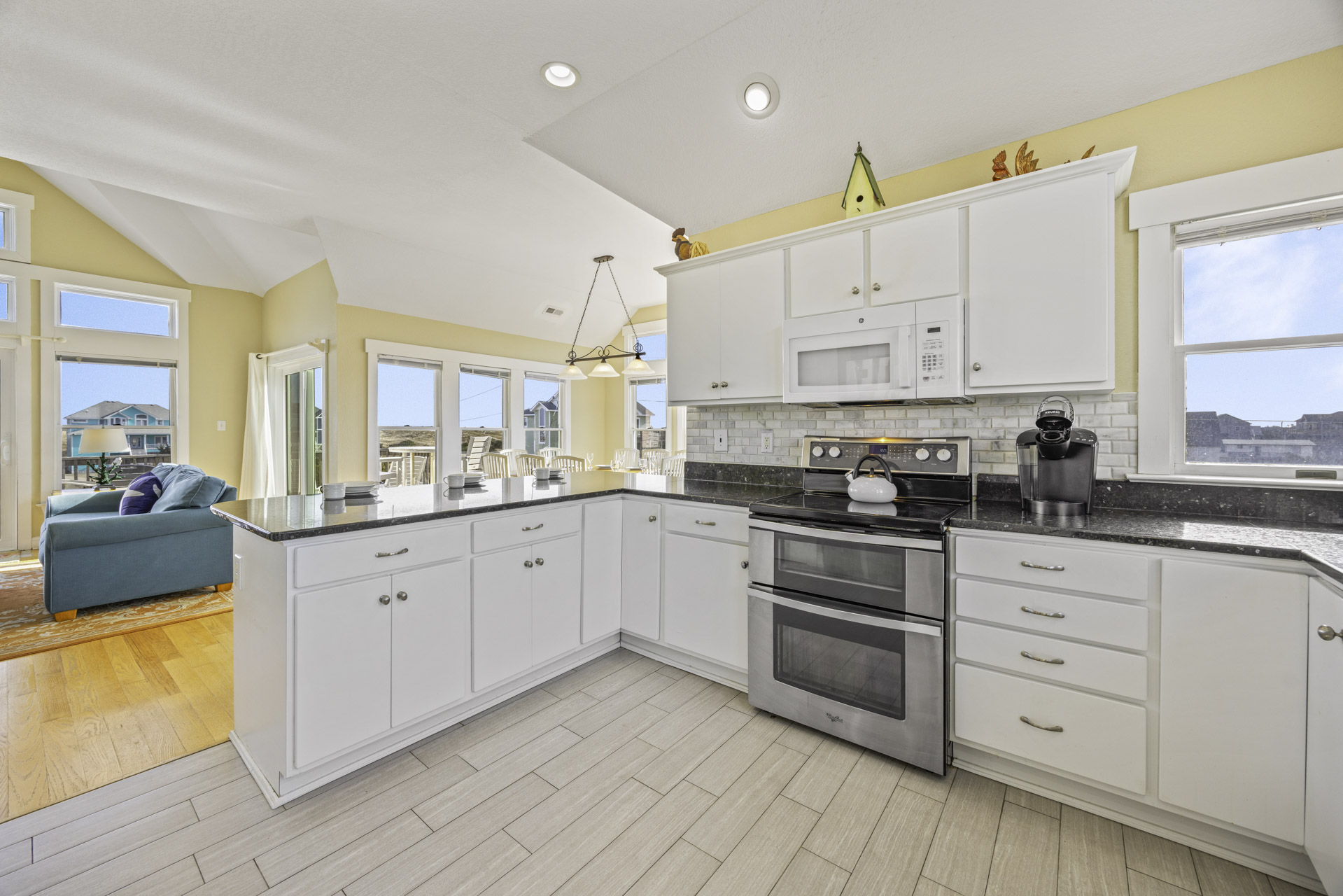 Surf Or Sound Realty 264 Splish Splash Kitchen 5