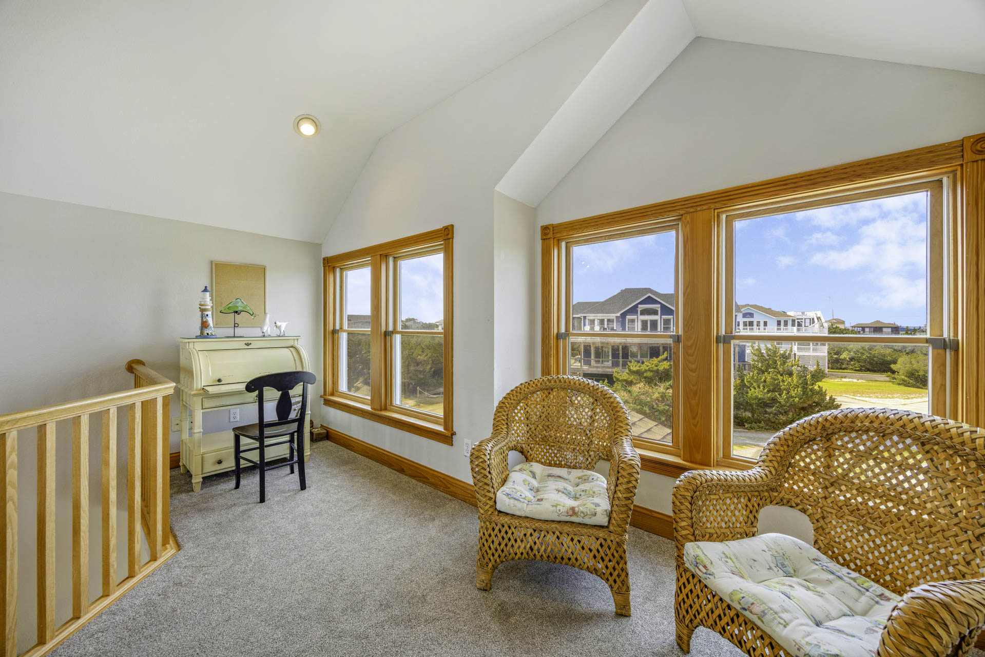 Surf Or Sound Realty 829 The HI Life Loft