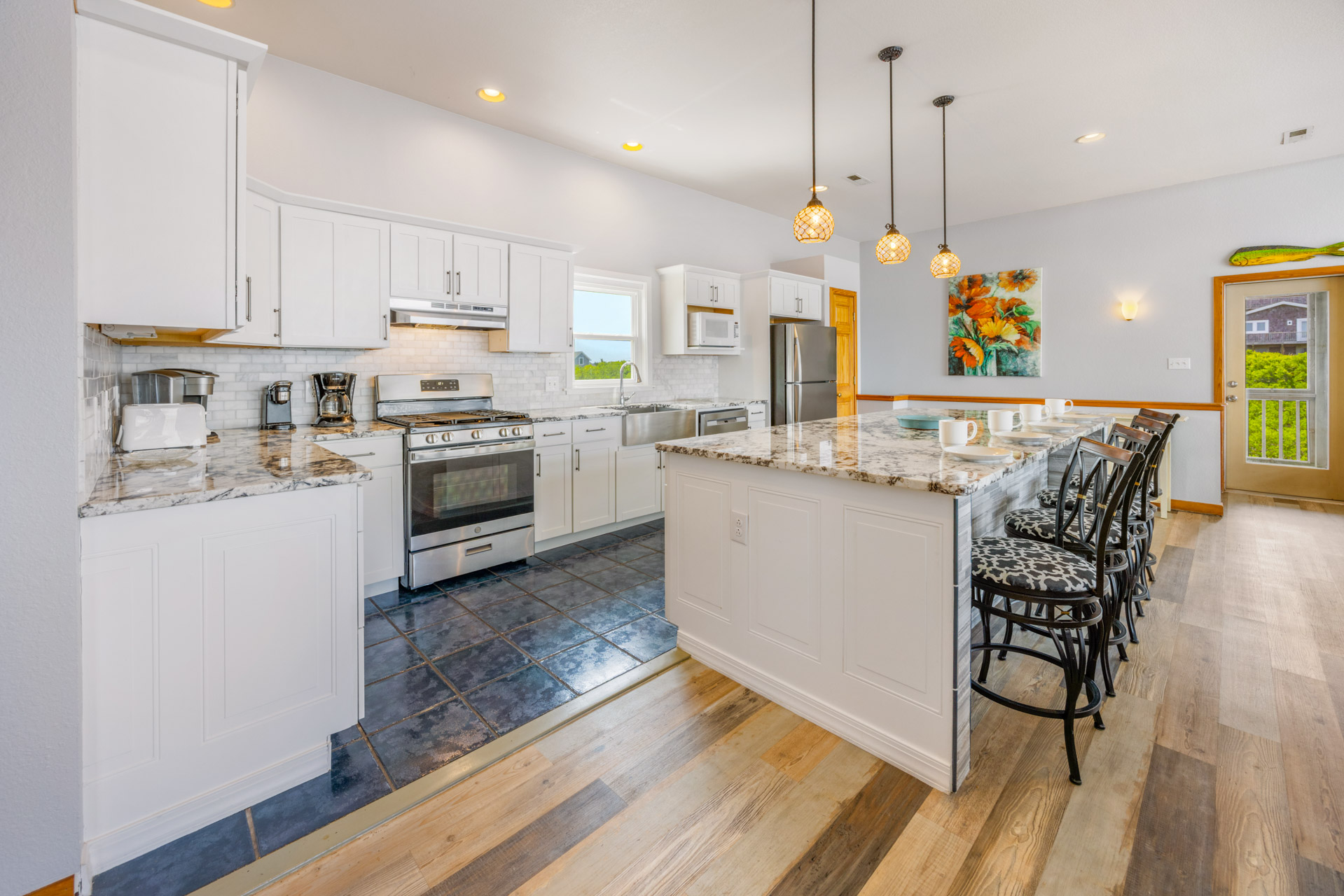 Surf Or Sound Realty 235 Sounds Good Kitchen 3